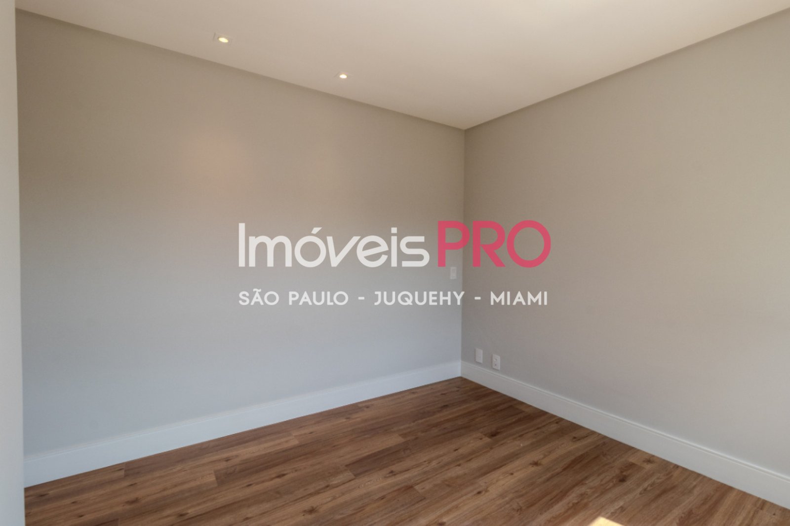 Foto :: https://assets.imoveispro.com.br/thumb/IP38961/apartamento-venda-moema-passaros_IP38961_17_1920x1080.jpg?