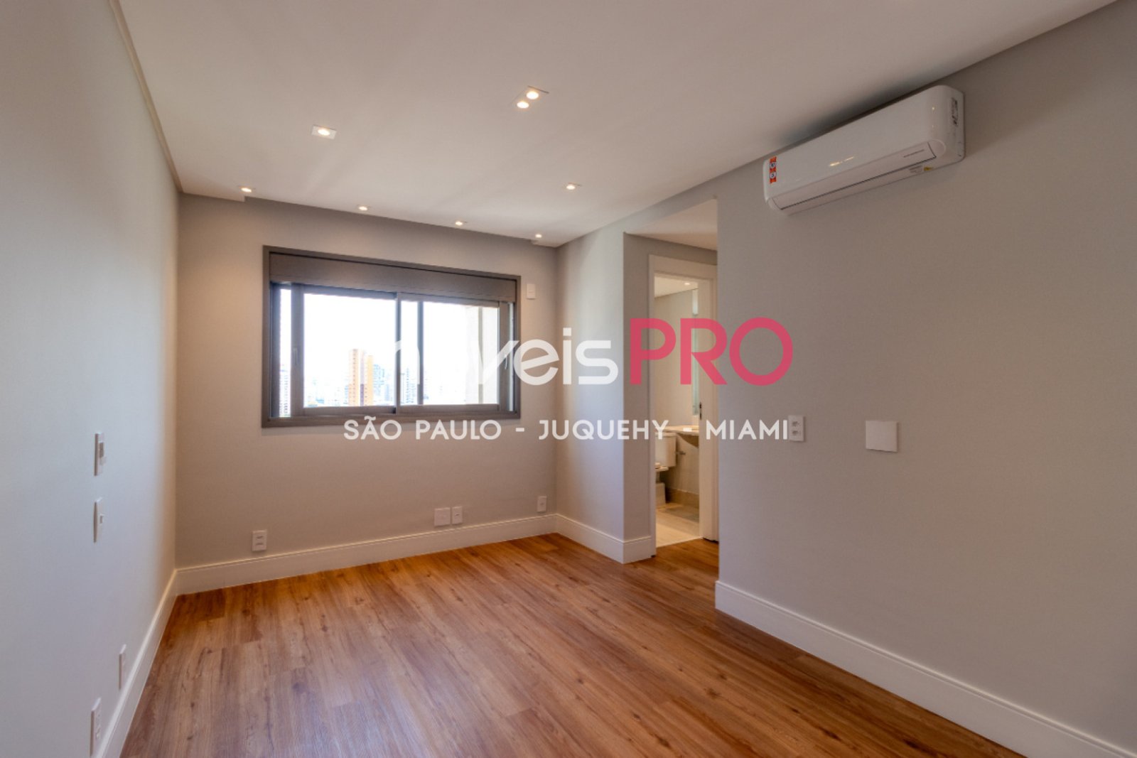 Foto :: https://assets.imoveispro.com.br/thumb/IP38961/apartamento-venda-moema-passaros_IP38961_29_1920x1080.jpg?