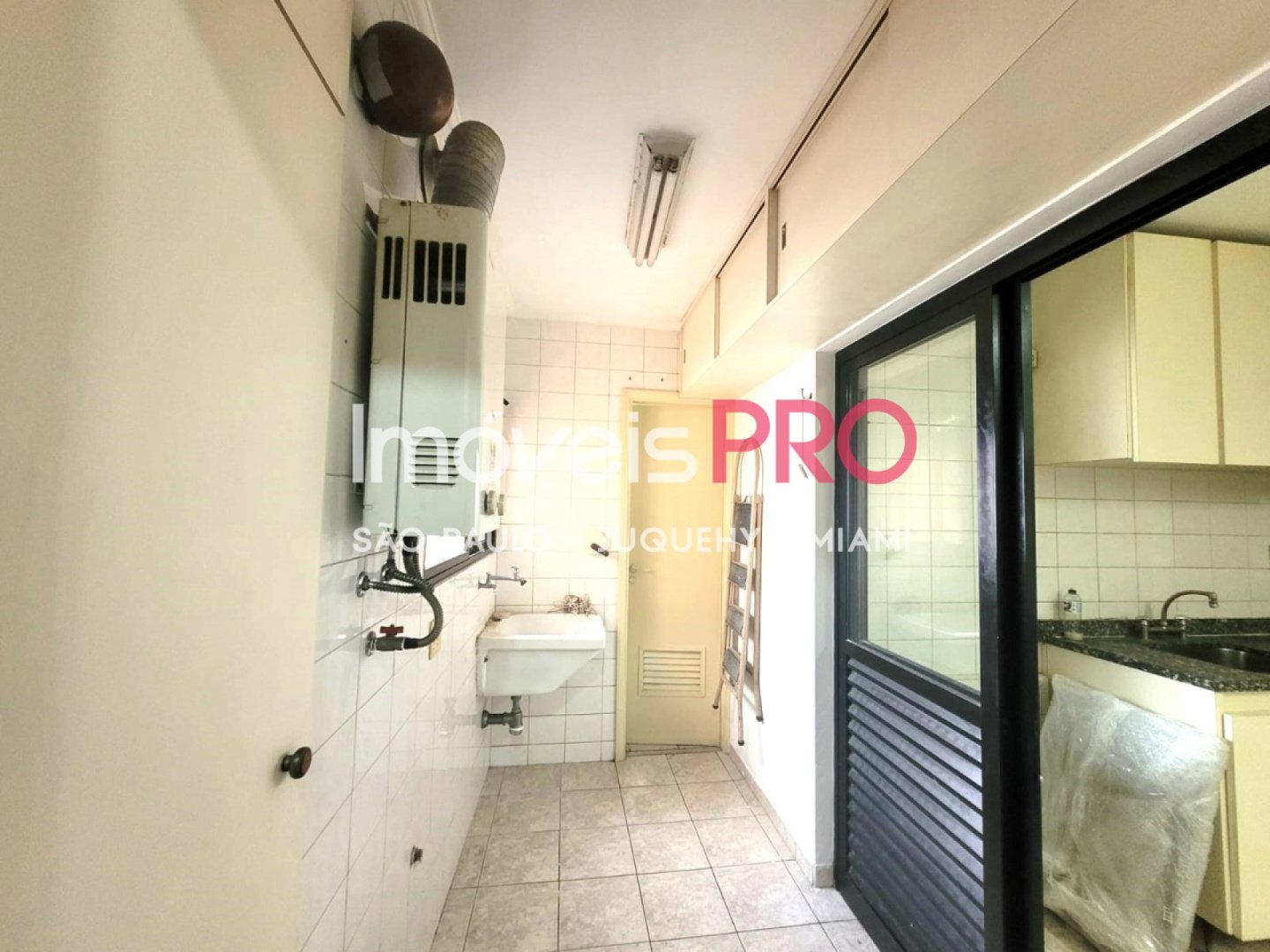 Foto :: https://assets.imoveispro.com.br/thumb/IP38966/apartamento-aluguel-moema-passaros_IP38966_11_1920x1080.jpg?