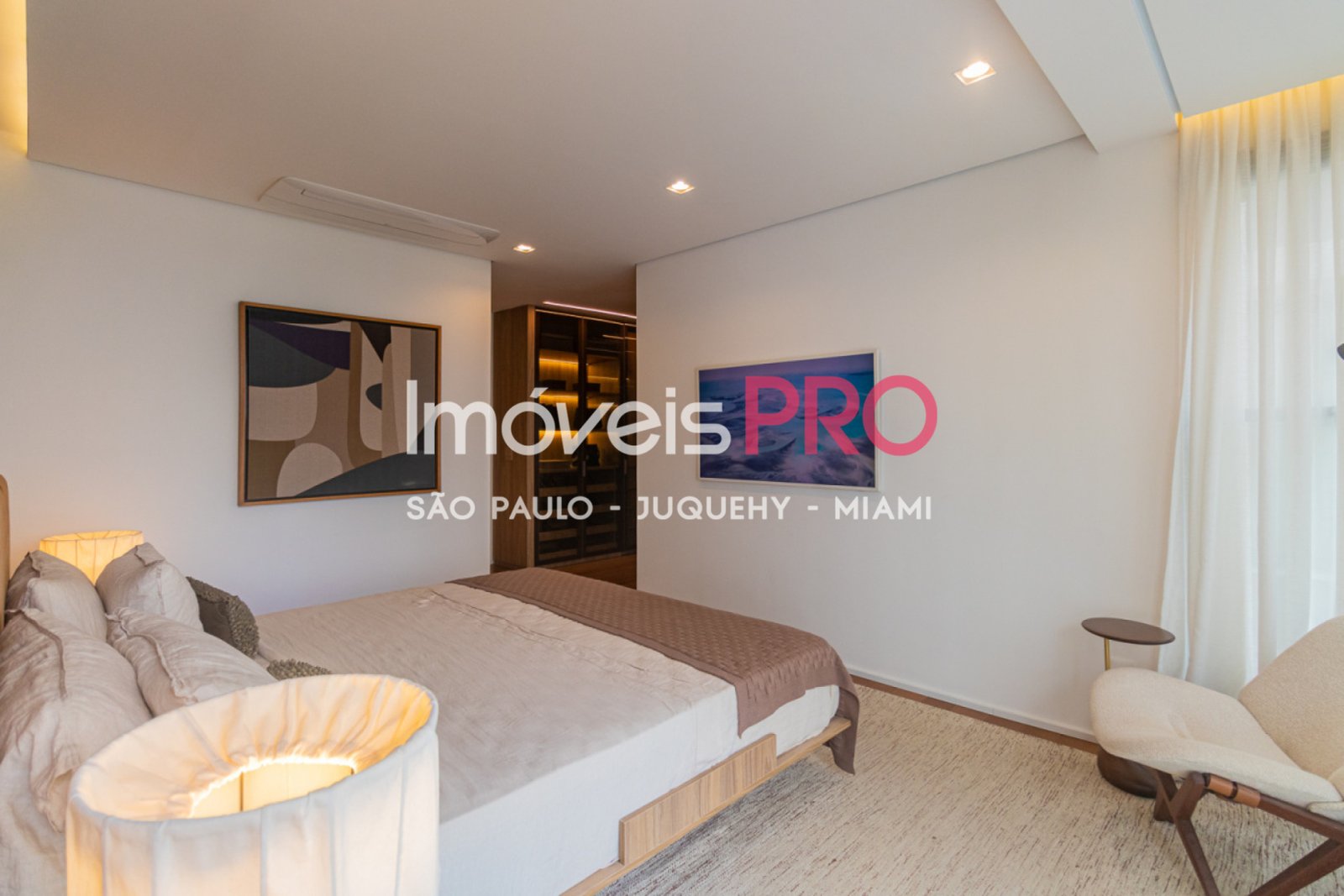 Foto :: IP38972