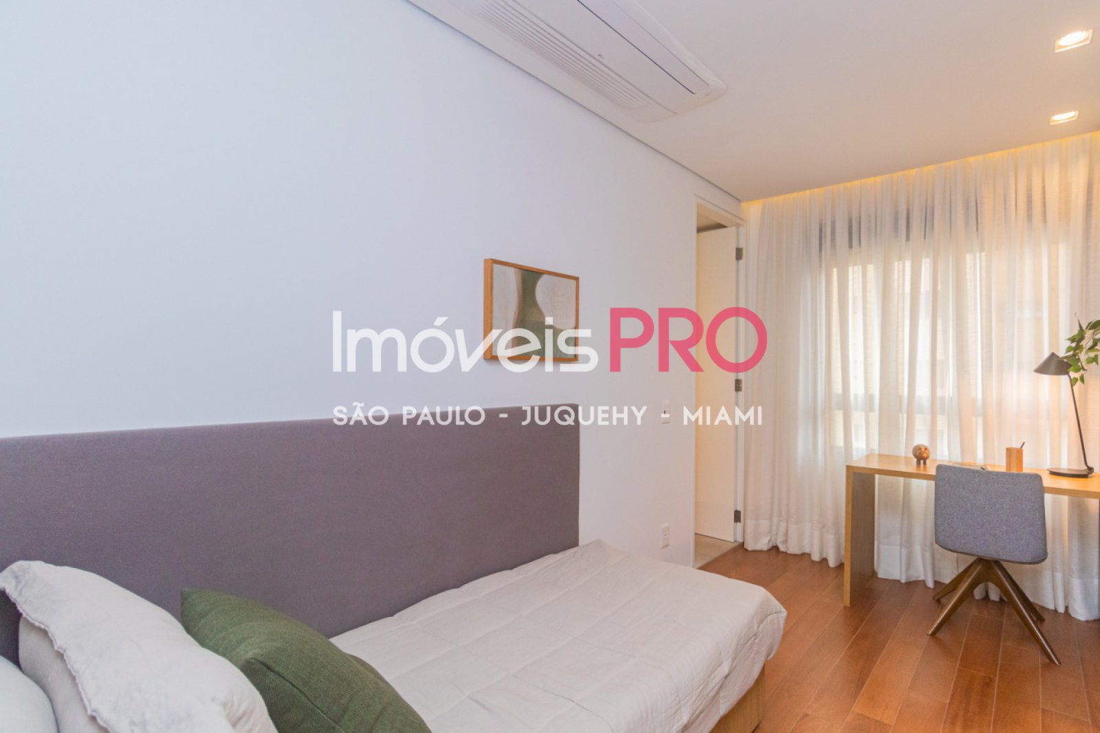 Foto :: https://assets.imoveispro.com.br/thumb/IP38972/apartamento-venda-brooklin_IP38972_29_1920x1080.jpg?
