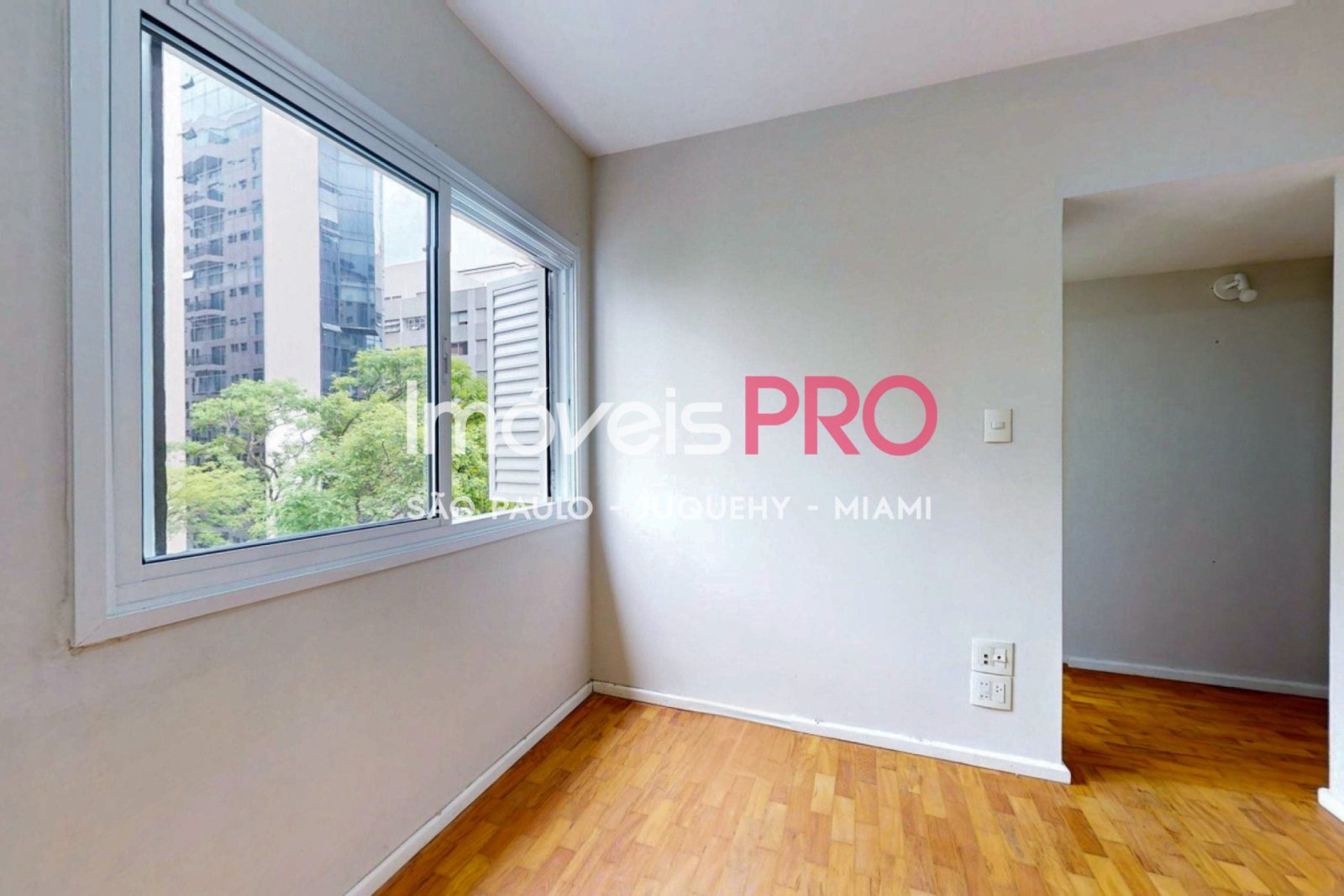 Foto :: https://assets.imoveispro.com.br/thumb/IP38977/apartamento-venda-itaim-bibi_IP38977_23_1920x1080.jpg?