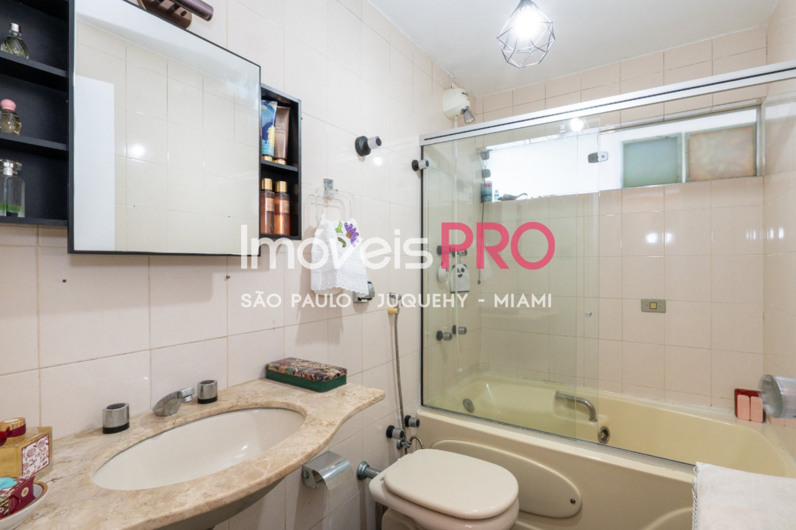 Foto :: https://assets.imoveispro.com.br/thumb/IP38995/apartamento-venda-cerqueira-cesar_IP38995_11_1920x1080.jpg?