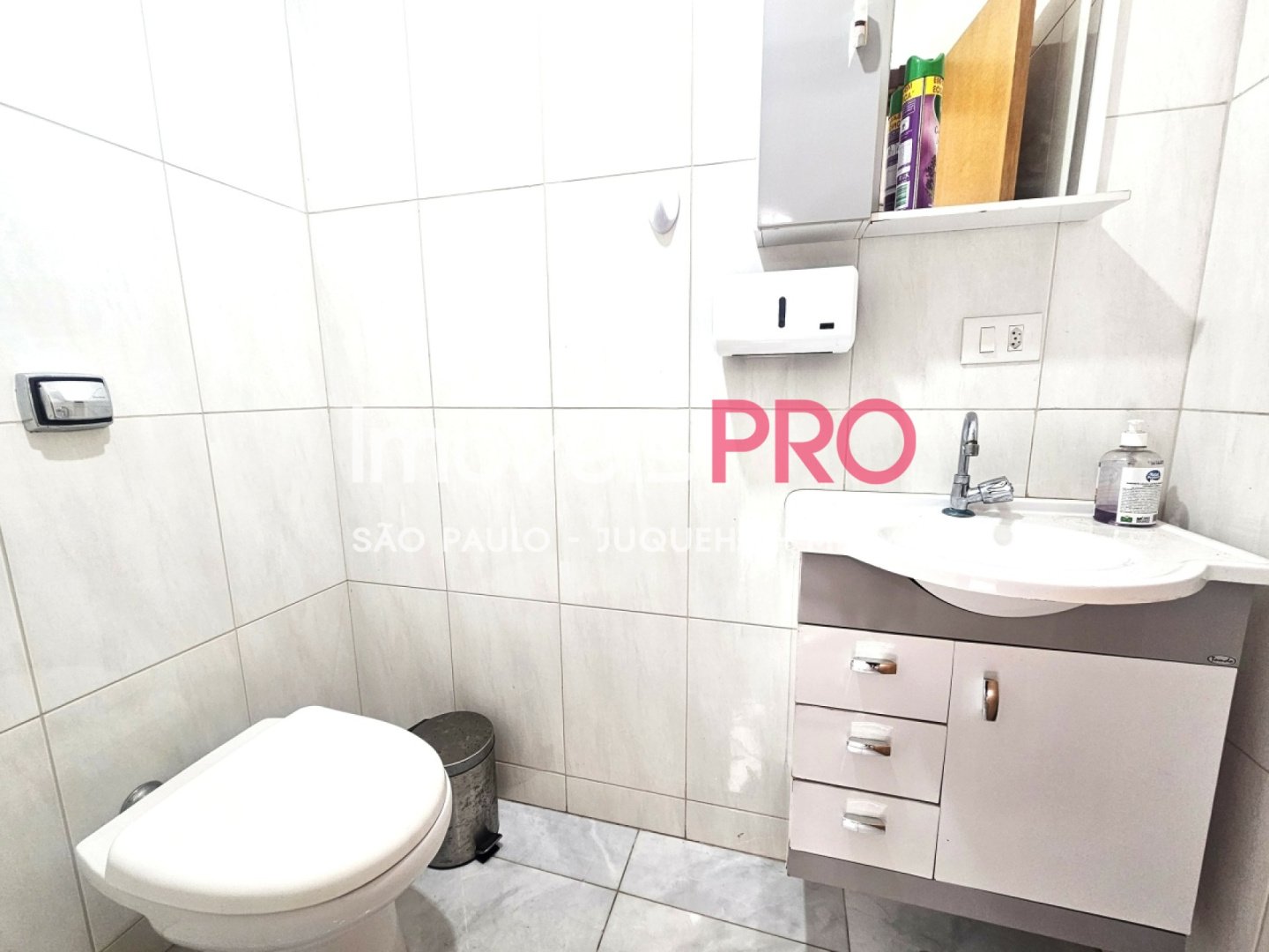 Foto :: https://assets.imoveispro.com.br/thumb/IP38999/casa-venda-vila-mariana_IP38999_17_1920x1080.jpg?