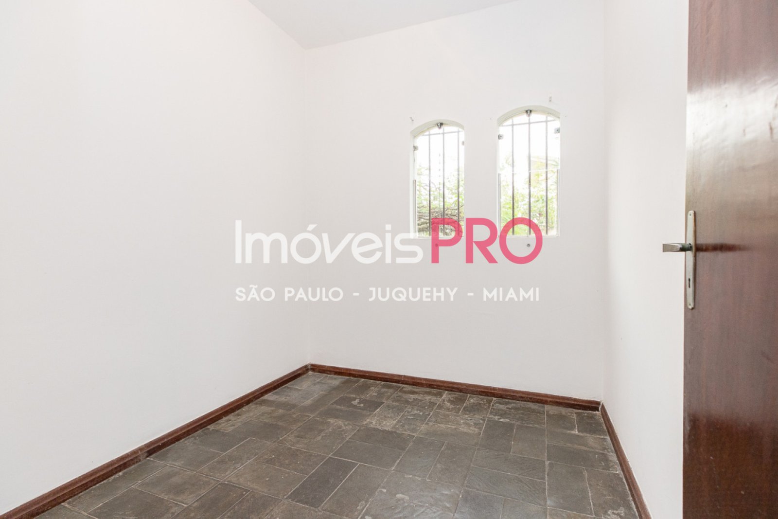 Foto :: https://assets.imoveispro.com.br/thumb/IP39015/casa-venda-brooklin-paulista_IP39015_23_1920x1080.jpg?