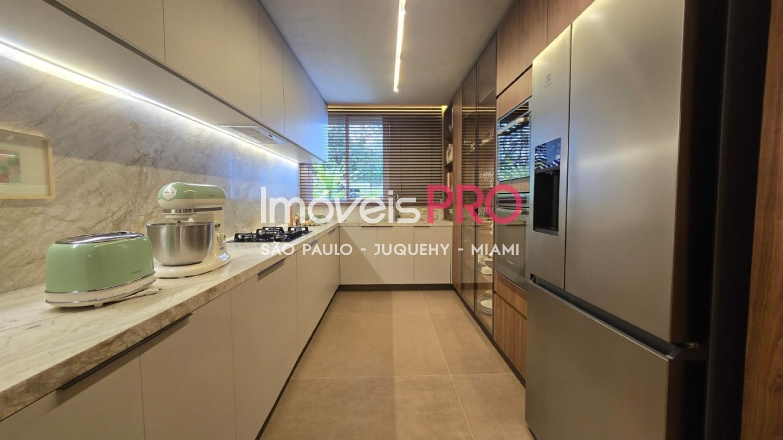 Foto :: https://assets.imoveispro.com.br/thumb/IP39043/apartamento-venda-campo-belo_IP39043_17_1920x1080.jpg?