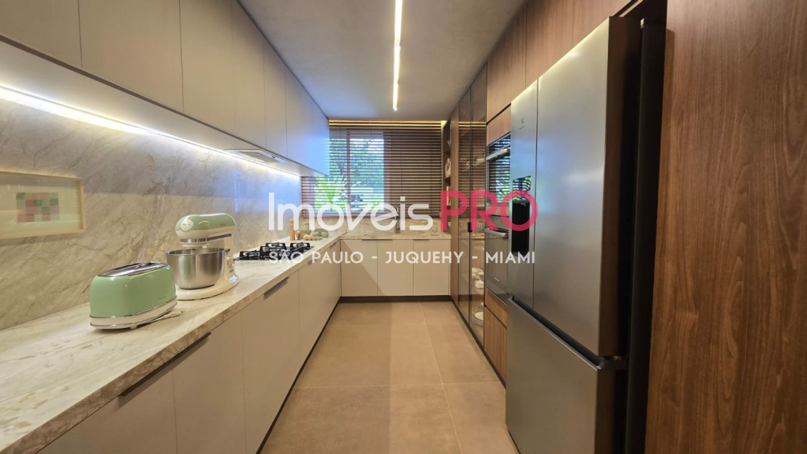 Foto :: https://assets.imoveispro.com.br/thumb/IP39043/apartamento-venda-campo-belo_IP39043_35_1920x1080.jpg?