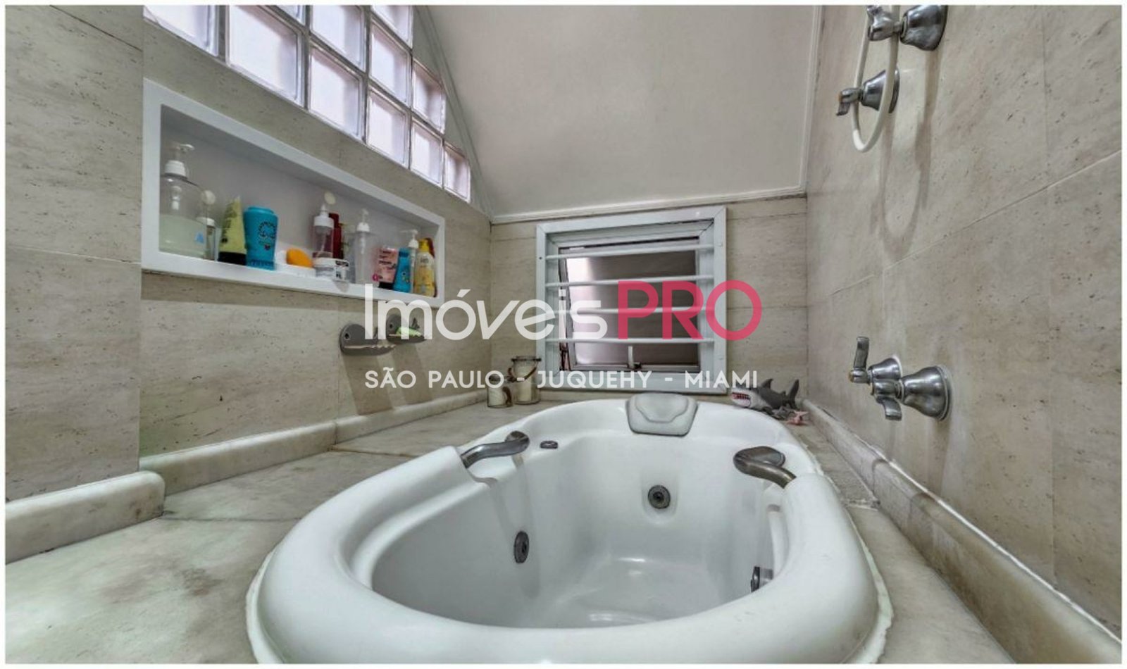 Foto :: https://assets.imoveispro.com.br/thumb/IP39052/casa-de-vila-venda-chacara-inglesa_IP39052_29_1920x1080.jpg?