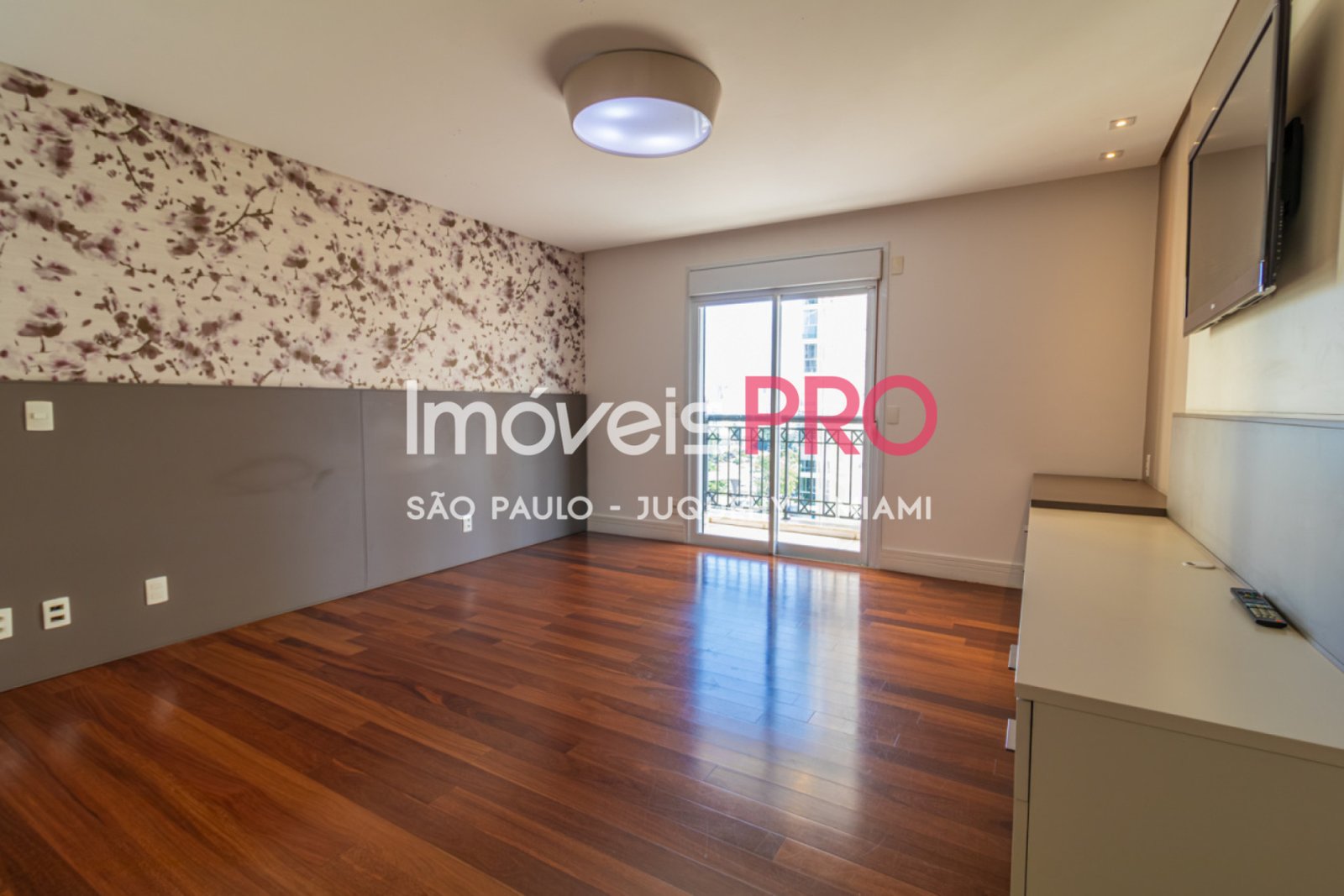 Foto :: https://assets.imoveispro.com.br/thumb/IP39055/apartamento-venda-campo-belo_IP39055_47_1920x1080.jpg?