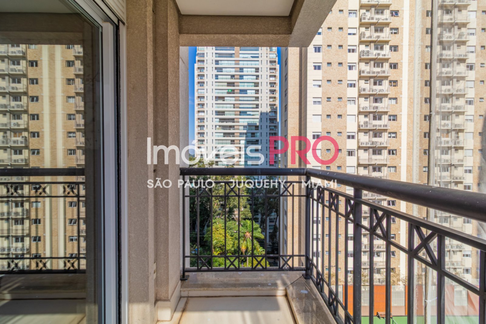 Foto :: https://assets.imoveispro.com.br/thumb/IP39055/apartamento-venda-campo-belo_IP39055_53_1920x1080.jpg?