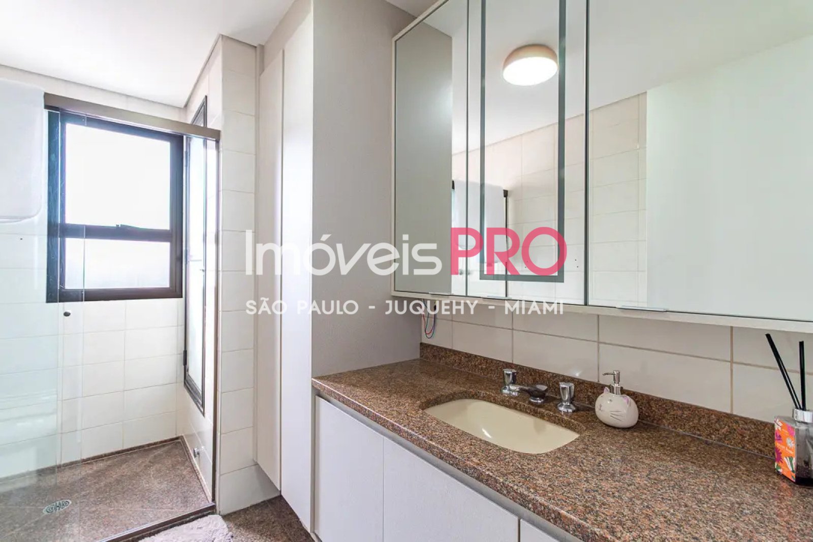 Foto :: https://assets.imoveispro.com.br/thumb/IP39078/apartamento-venda-vila-mariana_IP39078_17_1920x1080.jpg?