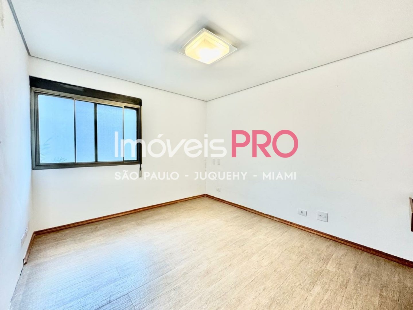 Foto :: https://assets.imoveispro.com.br/thumb/IP39090/apartamento-venda-moema-indios_IP39090_17_1920x1080.jpg?
