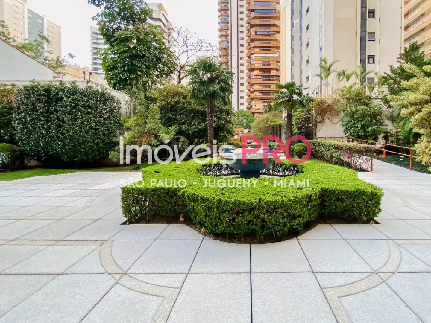 Foto :: https://assets.imoveispro.com.br/thumb/IP39093/apartamento-venda-aclimacao_IP39093_35_1920x1080.jpg?
