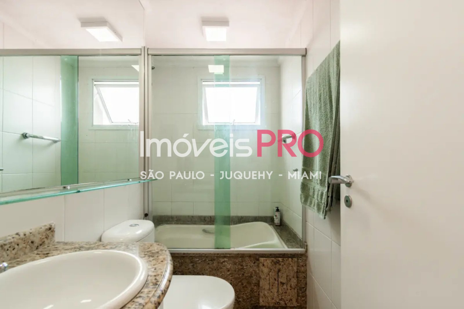 Foto :: https://assets.imoveispro.com.br/thumb/IP39098/apartamento-venda-vila-mariana_IP39098_17_1920x1080.jpg?