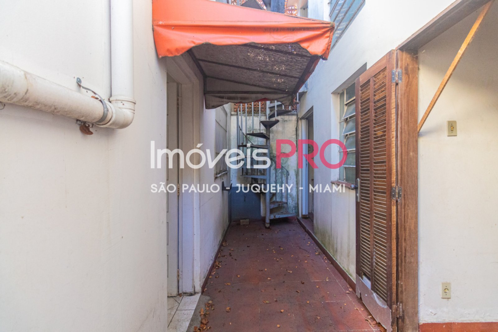 Foto :: https://assets.imoveispro.com.br/thumb/IP39111/sobrado-venda-brooklin-paulista_IP39111_35_1920x1080.jpg?
