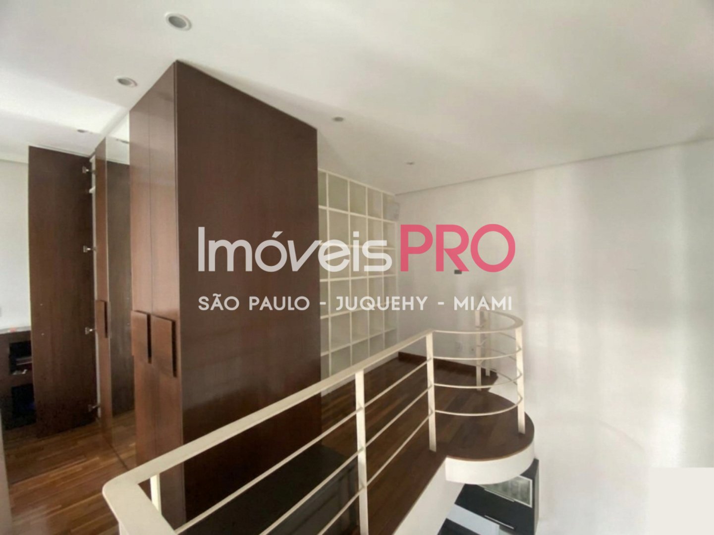 Foto :: IP39144