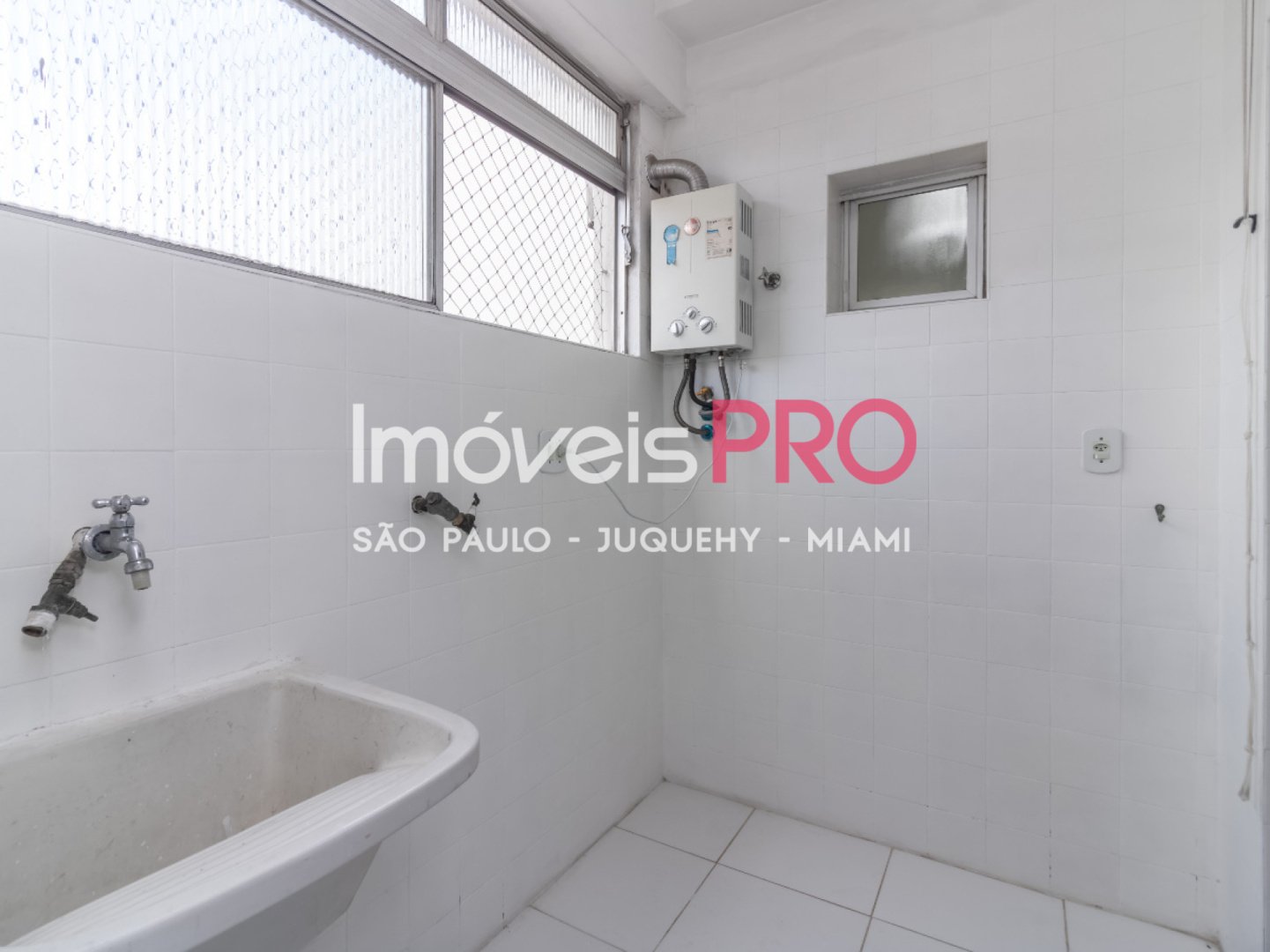 Foto :: IP39152