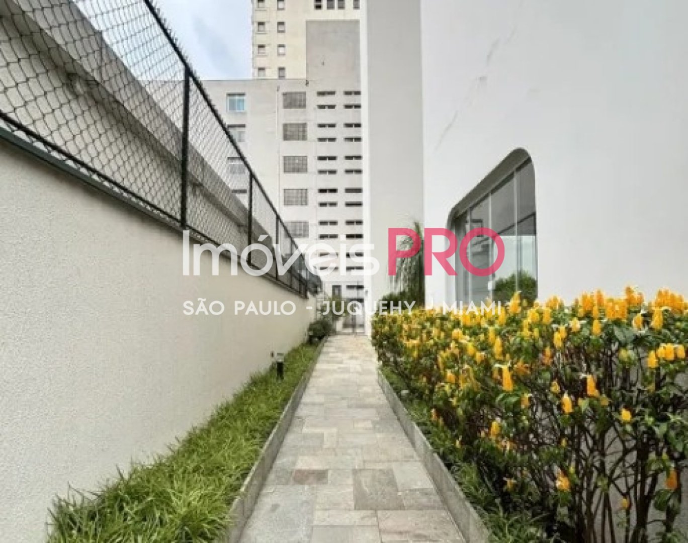 Foto :: https://assets.imoveispro.com.br/thumb/IP39152/apartamento-venda-moema_IP39152_29_1920x1080.jpg?