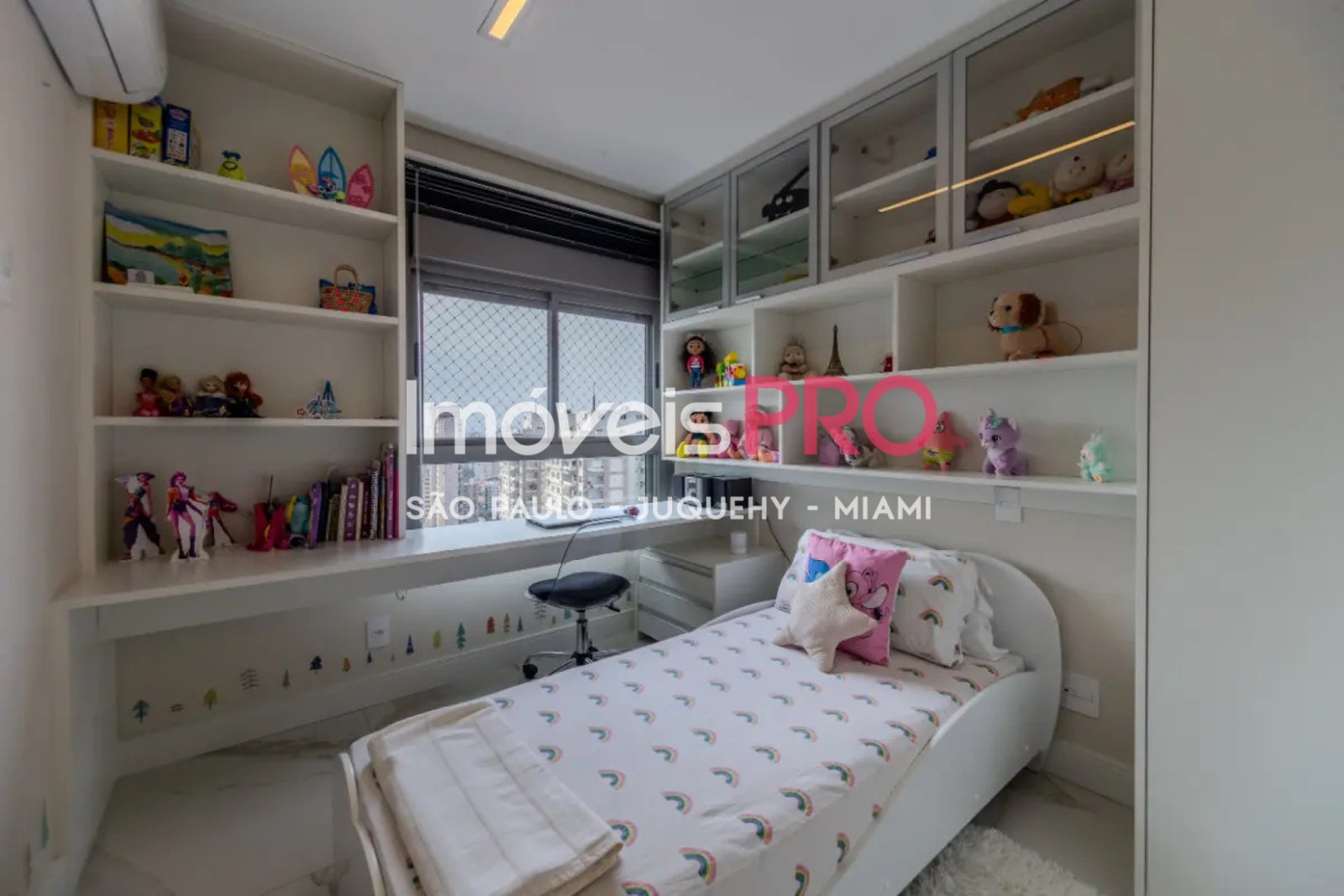 Foto :: https://assets.imoveispro.com.br/thumb/IP39155/apartamento-venda-vila-mariana_IP39155_23_1920x1080.jpg?