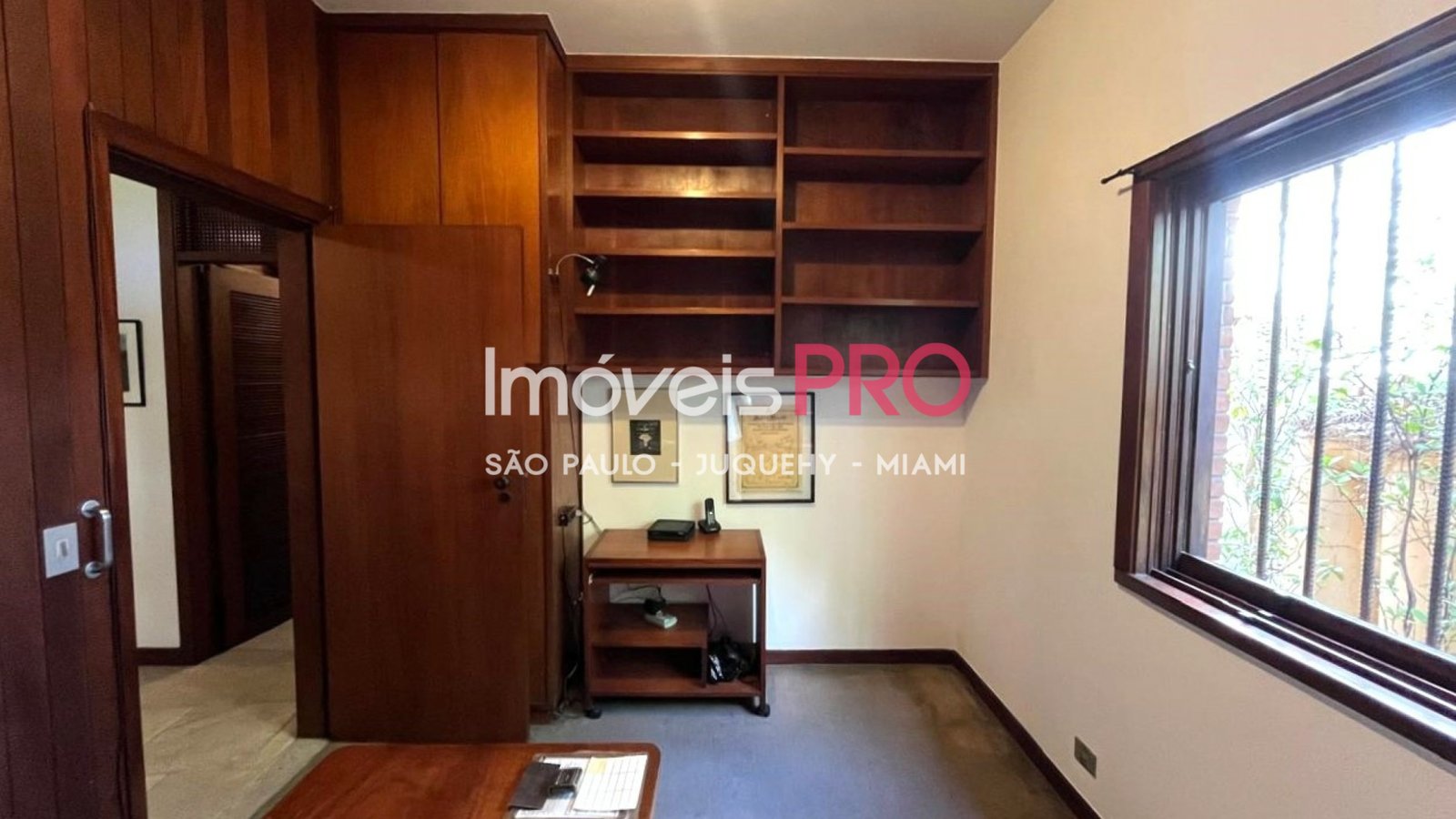 Foto :: https://assets.imoveispro.com.br/thumb/IP39160/casa-de-vila-venda-jardim-luzitania_IP39160_23_1920x1080.jpg?