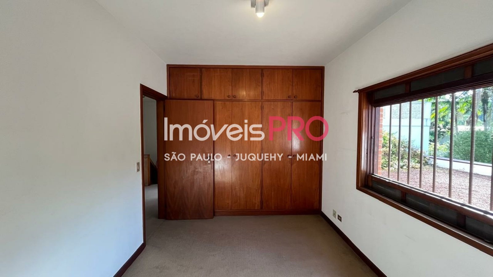 Foto :: https://assets.imoveispro.com.br/thumb/IP39160/casa-de-vila-venda-jardim-luzitania_IP39160_29_1920x1080.jpg?