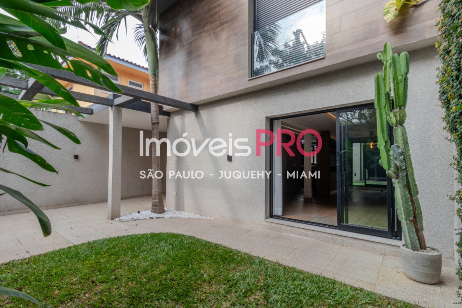 Foto :: https://assets.imoveispro.com.br/thumb/IP39163/sobrado-venda-vila-cordeiro_IP39163_29_1920x1080.jpg?