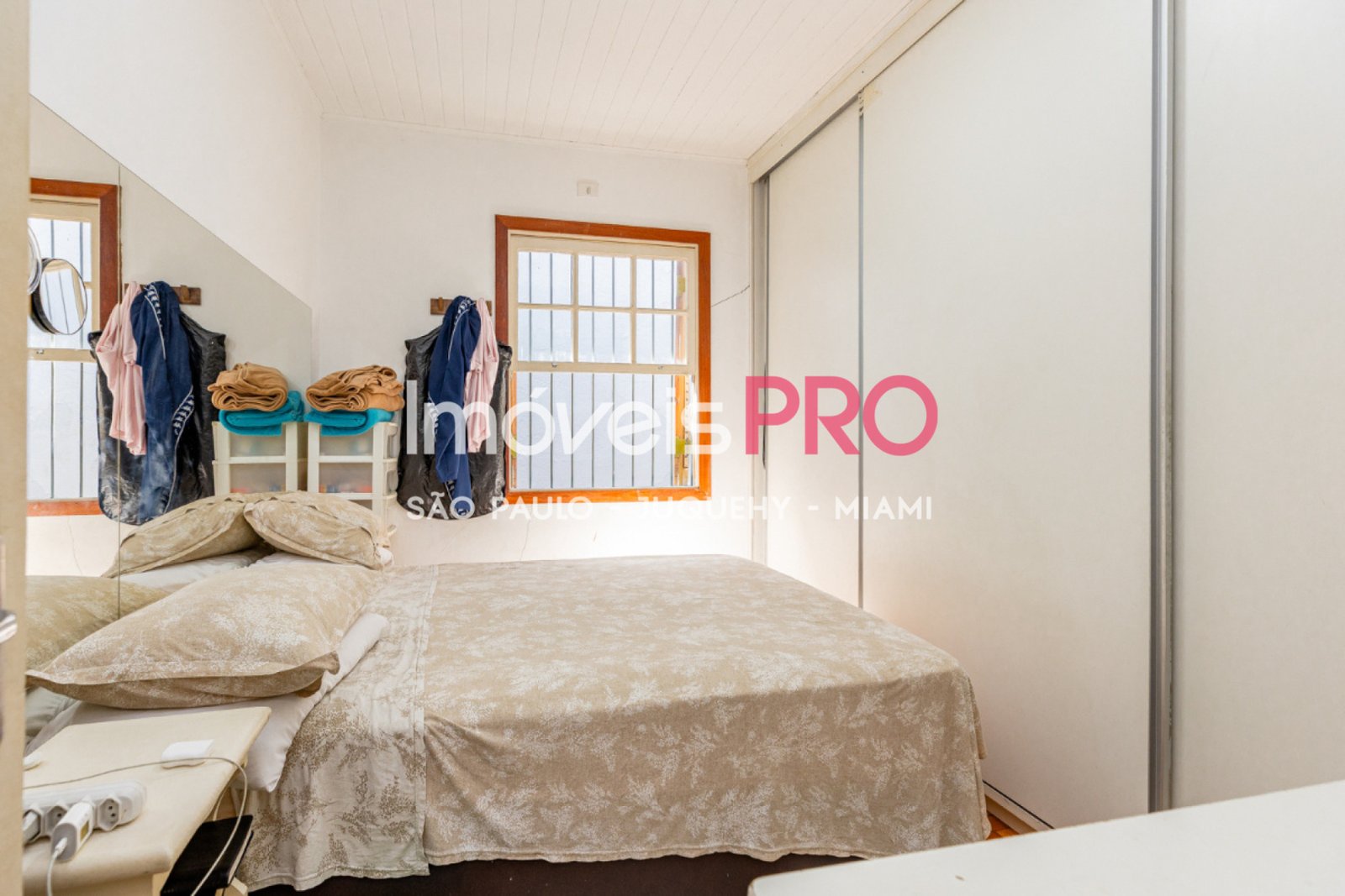 Foto :: https://assets.imoveispro.com.br/thumb/IP39165/casa-terrea-venda-campo-belo_IP39165_11_1920x1080.jpg?