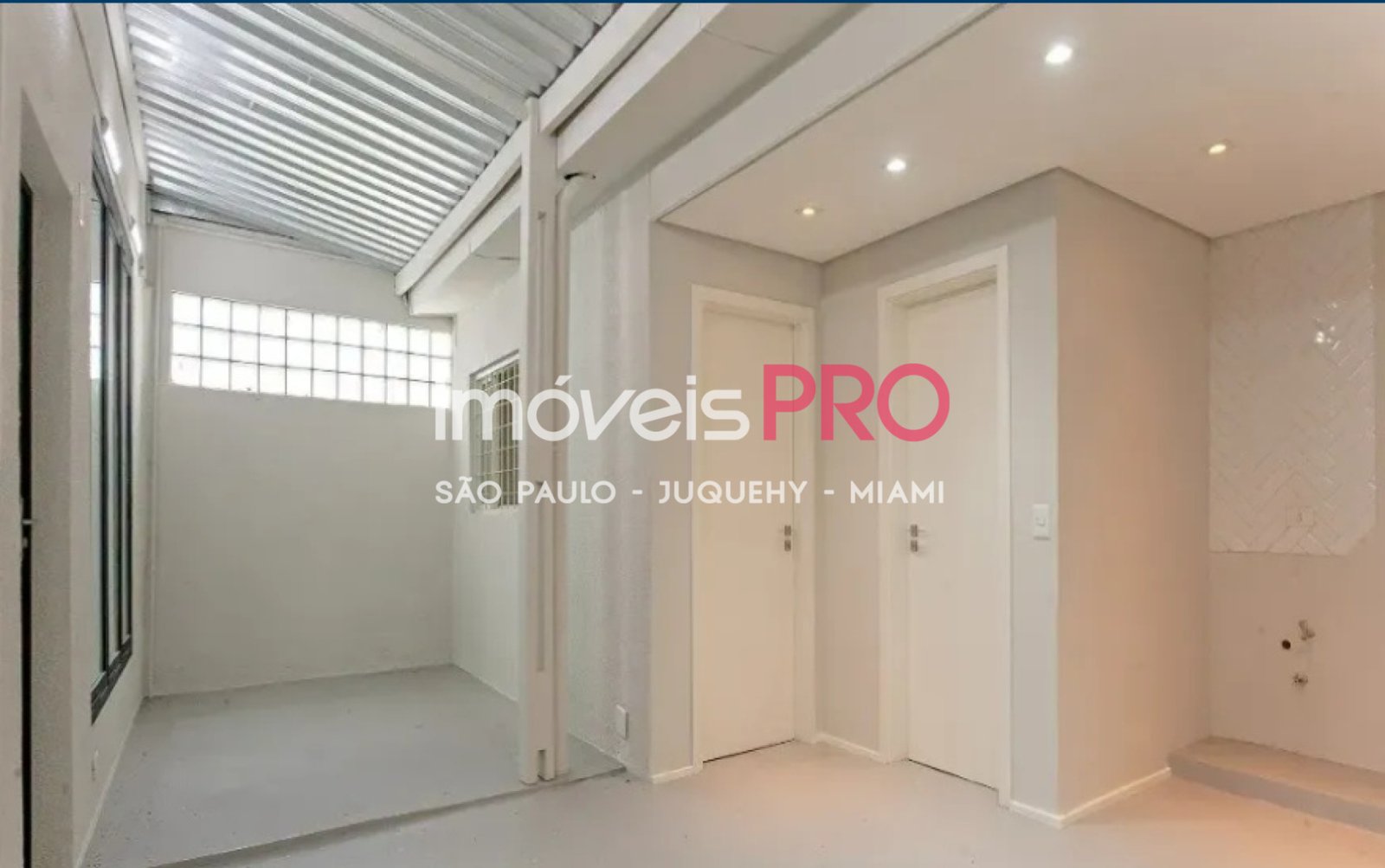 Foto :: https://assets.imoveispro.com.br/thumb/IP39166/casa-venda-itaim-bibi_IP39166_11_1920x1080.jpg?