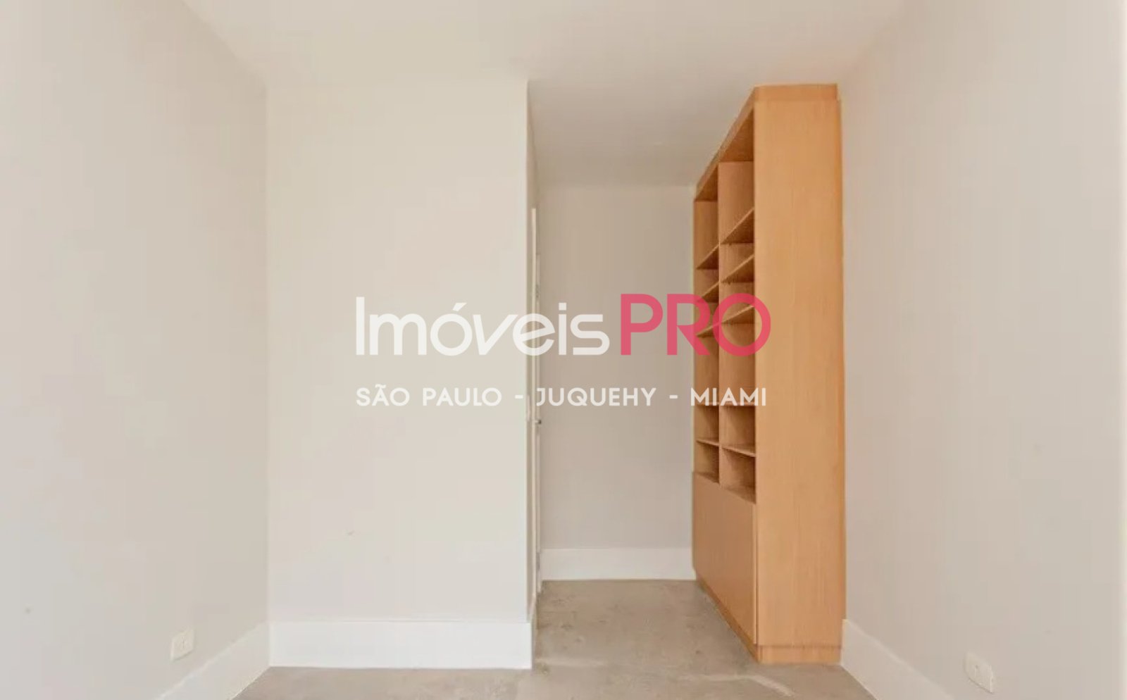 Foto :: https://assets.imoveispro.com.br/thumb/IP39166/casa-venda-itaim-bibi_IP39166_23_1920x1080.jpg?