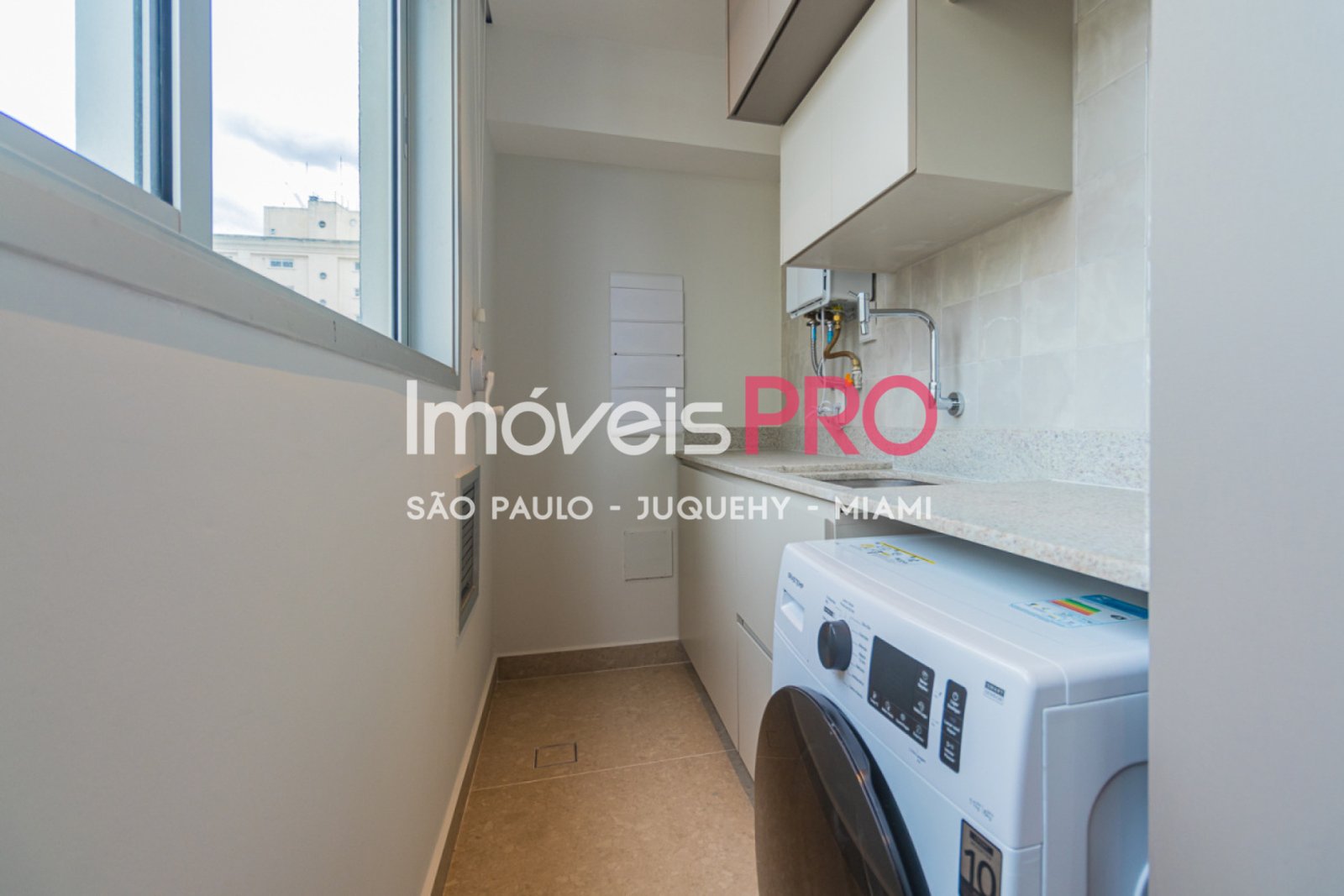 Foto :: https://assets.imoveispro.com.br/thumb/IP39176/apartamento-venda-itaim-bibi_IP39176_17_1920x1080.jpg?