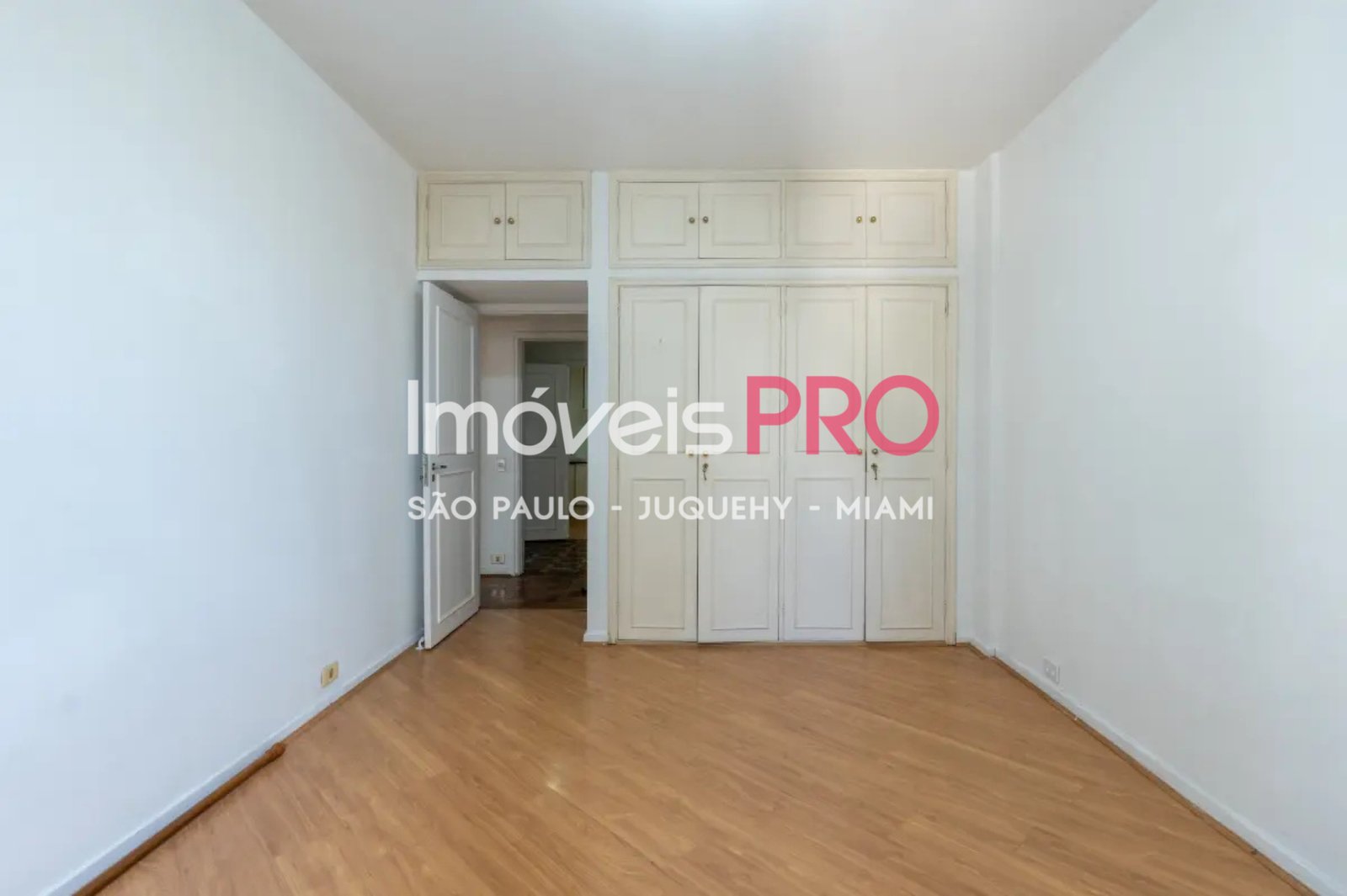 Foto :: https://assets.imoveispro.com.br/thumb/IP39180/apartamento-venda-pinheiros_IP39180_17_1920x1080.jpg?