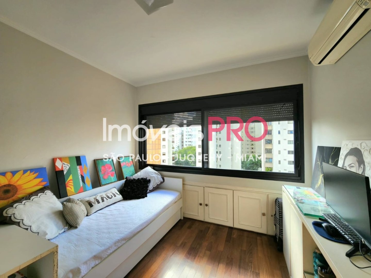 Foto :: https://assets.imoveispro.com.br/thumb/IP39185/apartamento-venda-itaim-bibi_IP39185_29_1920x1080.jpg?