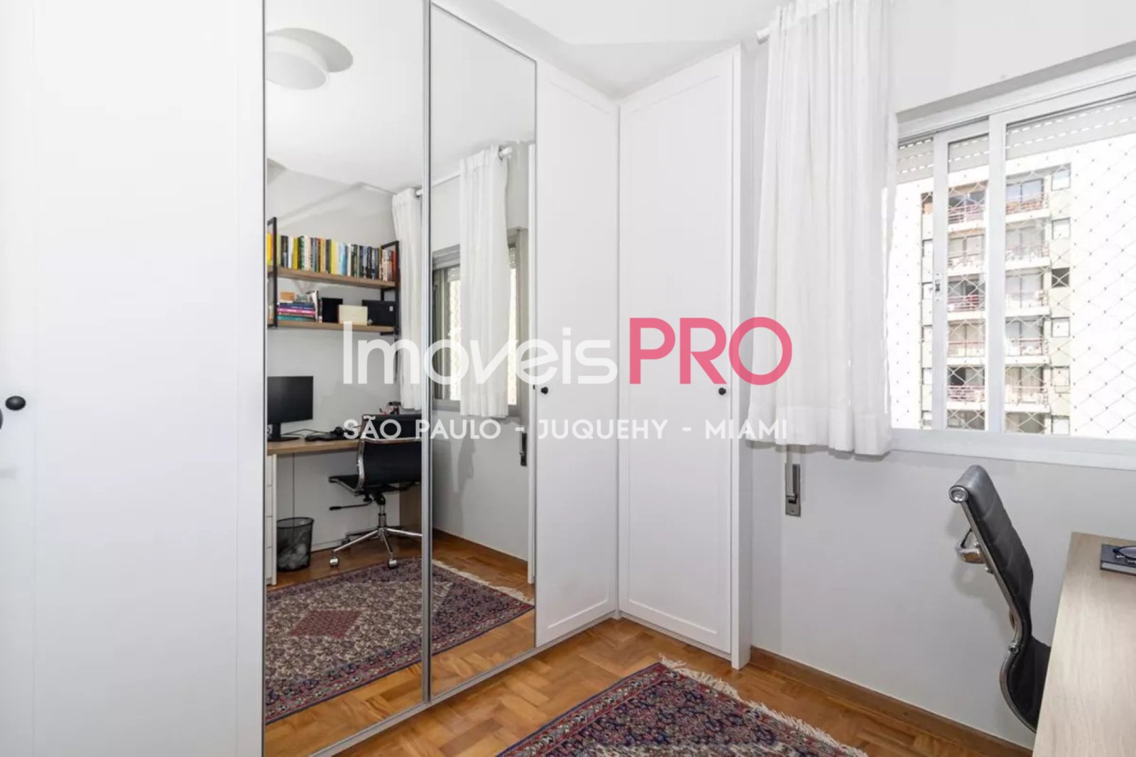 Foto :: https://assets.imoveispro.com.br/thumb/IP39188/apartamento-venda-moema-passaros_IP39188_23_1920x1080.jpg?