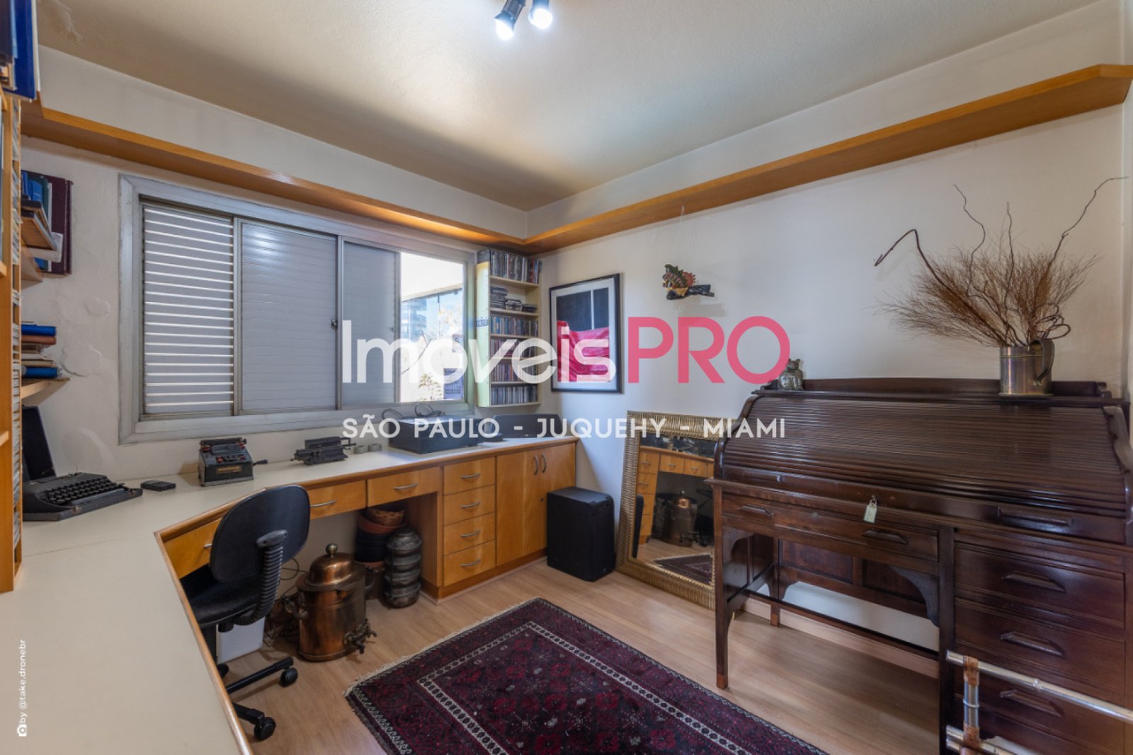 Foto :: https://assets.imoveispro.com.br/thumb/IP39193/cobertura-venda-campo-belo_IP39193_35_1920x1080.jpg?
