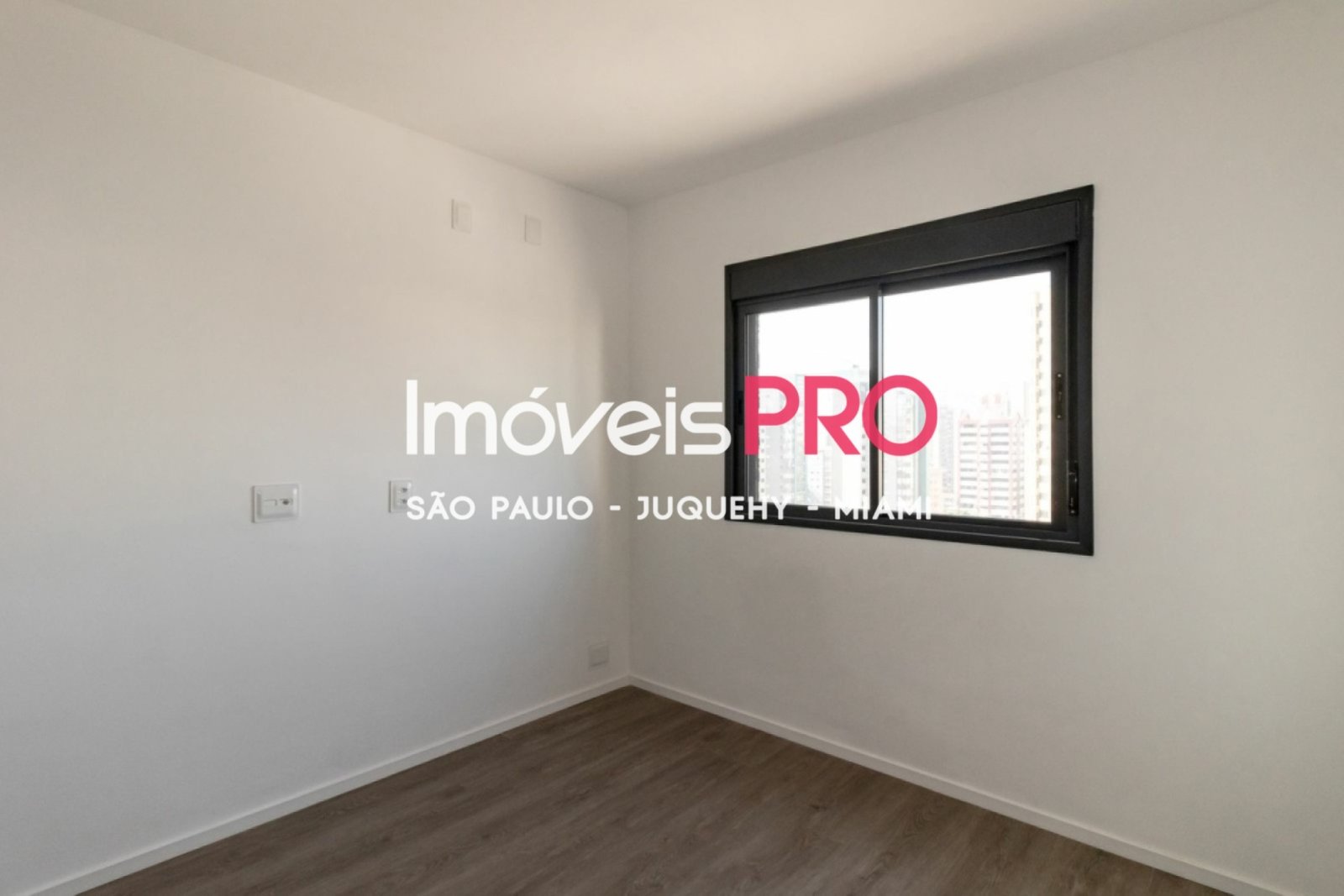 Foto :: https://assets.imoveispro.com.br/thumb/IP39194/apartamento-venda-moema_IP39194_11_1920x1080.jpg?