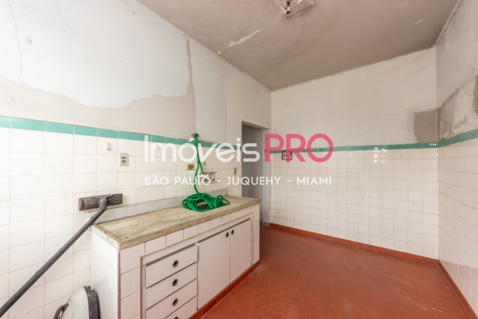 Foto :: https://assets.imoveispro.com.br/thumb/IP39206/casa-de-vila-venda-brooklin_IP39206_11_1920x1080.jpg?