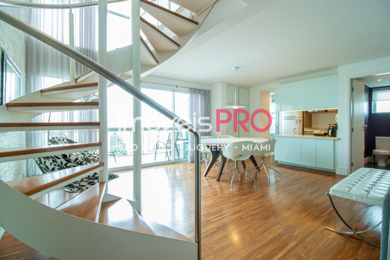 Duplex de 1 quarto, 104 m², para alugar em Moema — foto 1 de 49