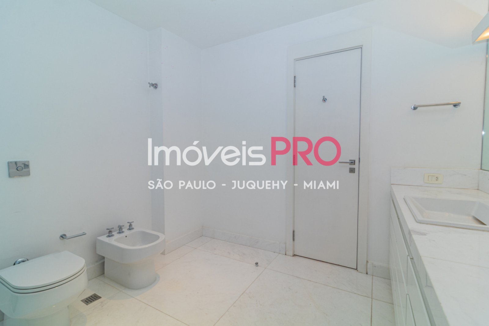Foto :: https://assets.imoveispro.com.br/thumb/IP39217/apartamento-venda-moema-passaros_IP39217_23_1920x1080.jpg?