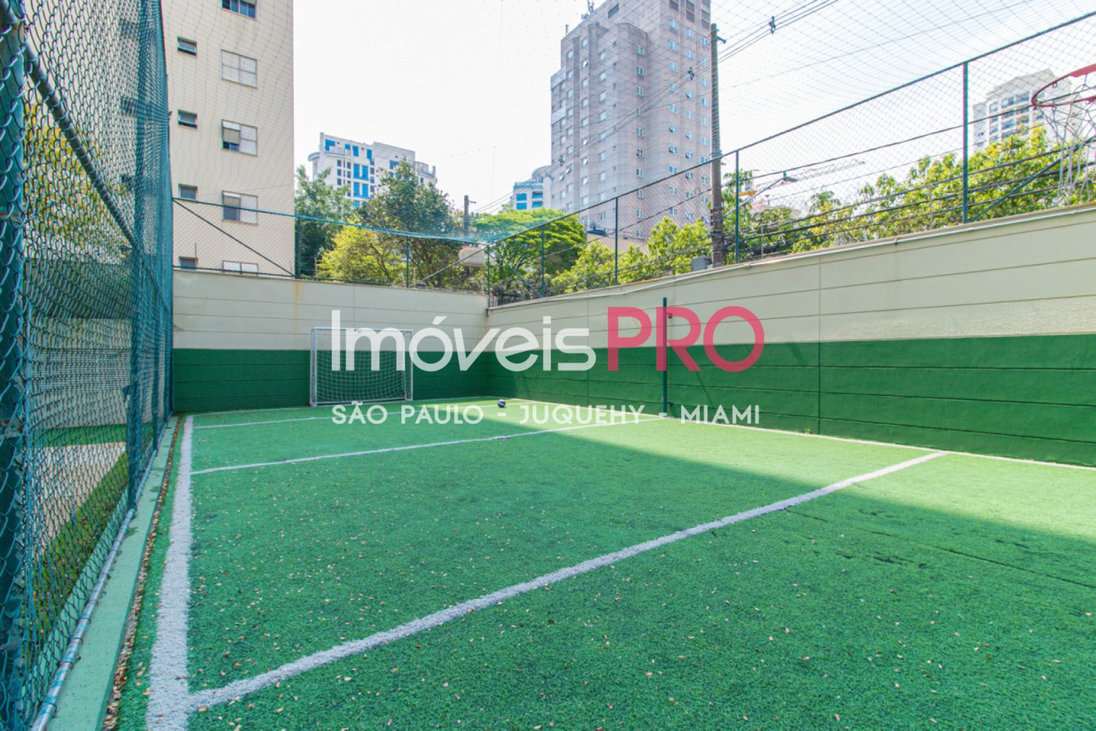 Foto :: https://assets.imoveispro.com.br/thumb/IP39219/apartamento-venda-moema_IP39219_17_1920x1080.jpg?
