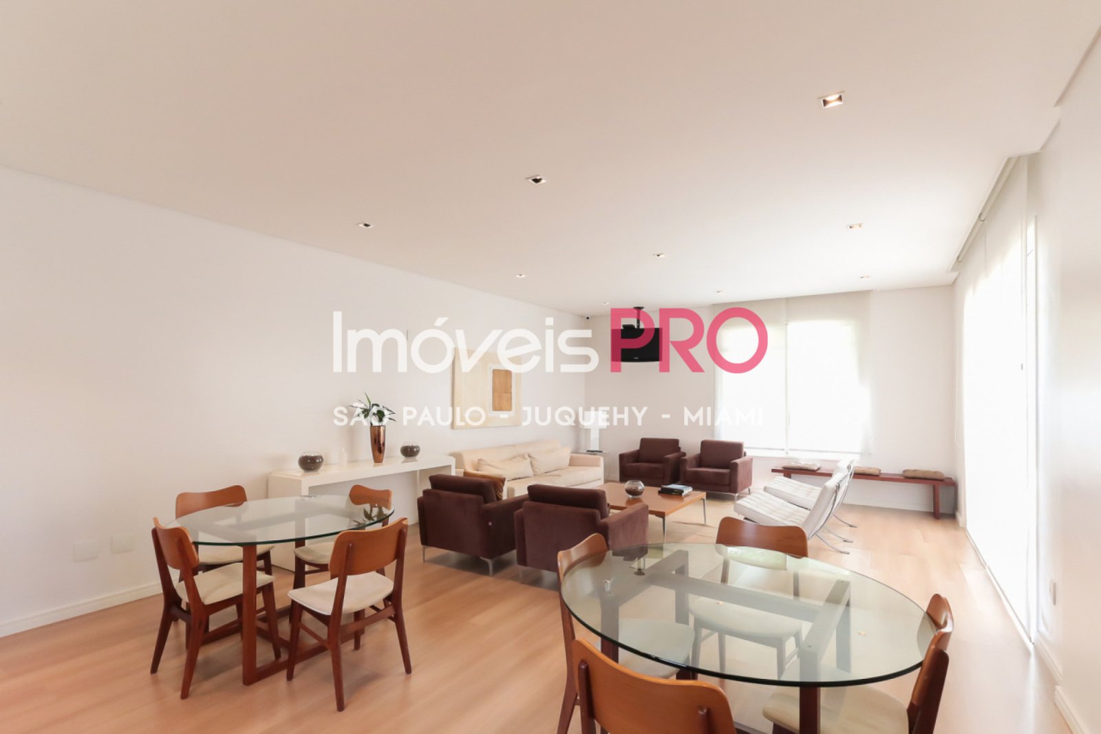 Foto :: https://assets.imoveispro.com.br/thumb/IP39219/apartamento-venda-moema_IP39219_23_1920x1080.jpg?