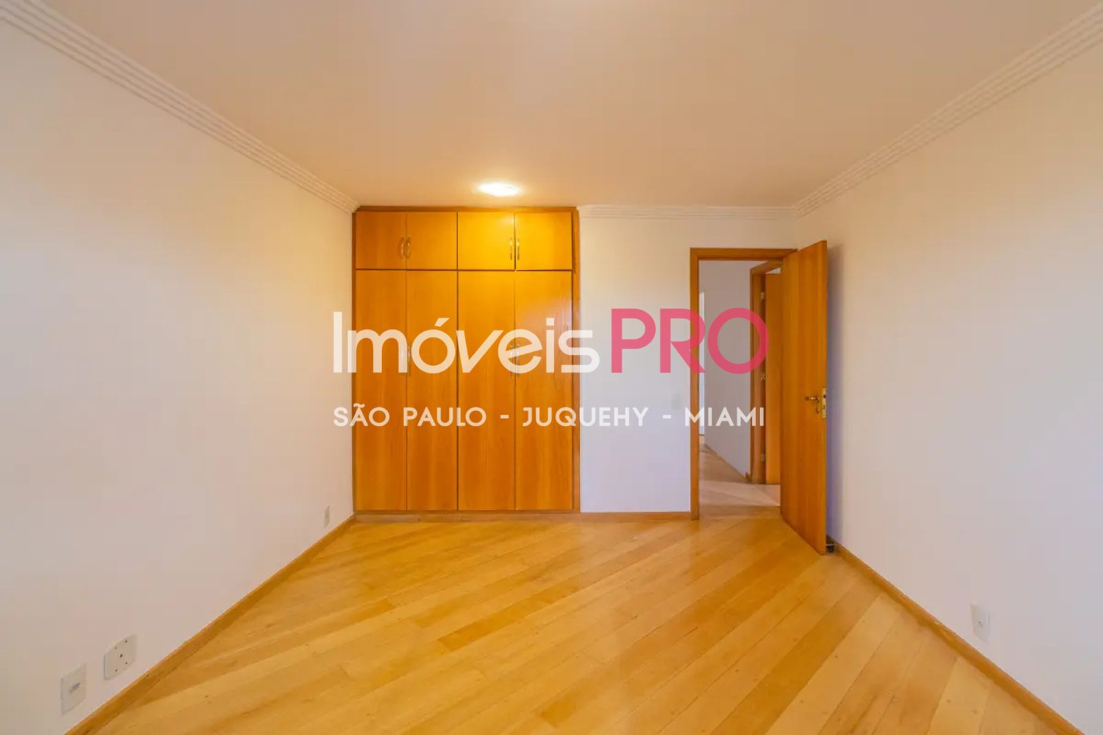 Foto :: https://assets.imoveispro.com.br/thumb/IP39223/apartamento-venda-vila-mariana_IP39223_29_1920x1080.jpg?