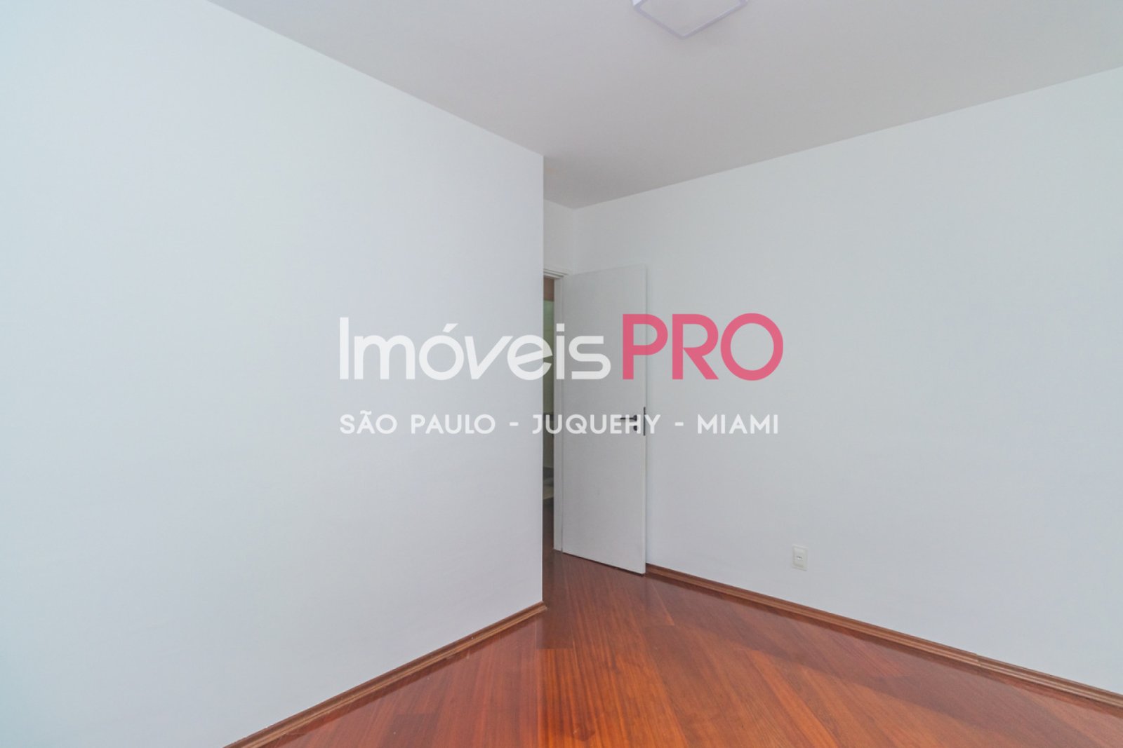 Foto :: https://assets.imoveispro.com.br/thumb/IP39231/apartamento-venda-chacara-inglesa_IP39231_17_1920x1080.jpg?