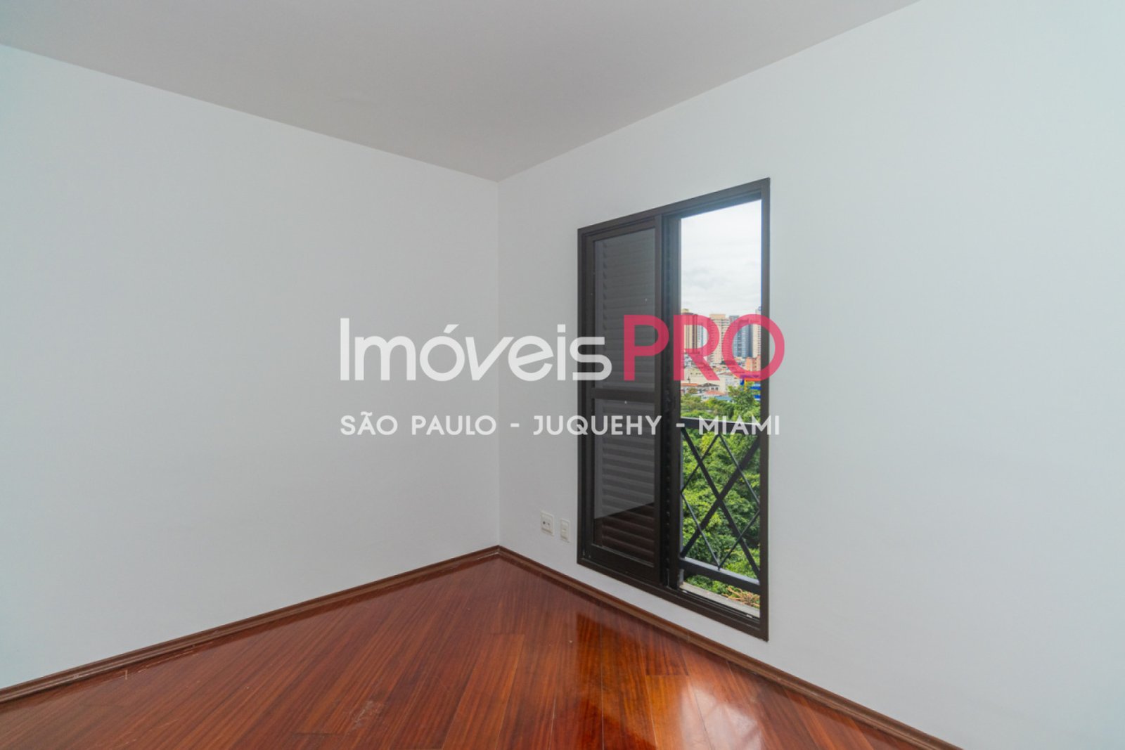 Foto :: https://assets.imoveispro.com.br/thumb/IP39231/apartamento-venda-chacara-inglesa_IP39231_23_1920x1080.jpg?