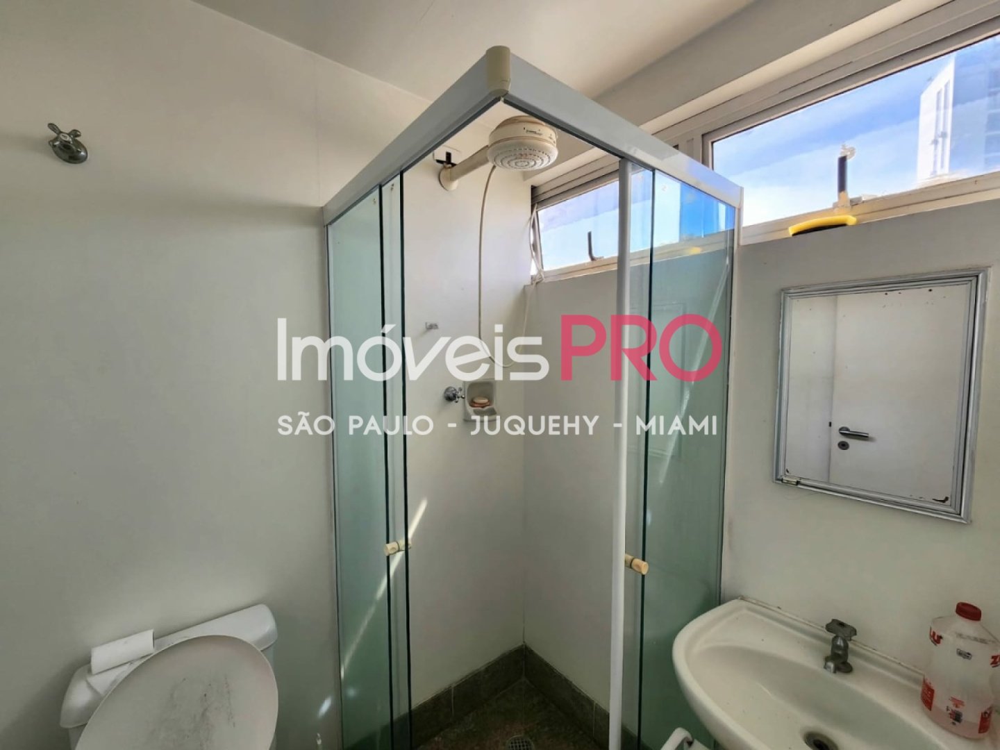 Foto :: https://assets.imoveispro.com.br/thumb/IP39232/apartamento-venda-real-parque_IP39232_35_1920x1080.jpg?