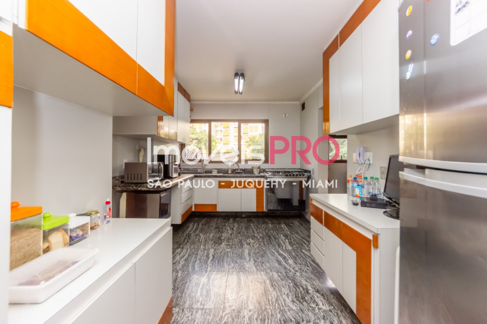 Foto :: https://assets.imoveispro.com.br/thumb/IP39241/apartamento-venda-vila-mariana_IP39241_29_1920x1080.jpg?
