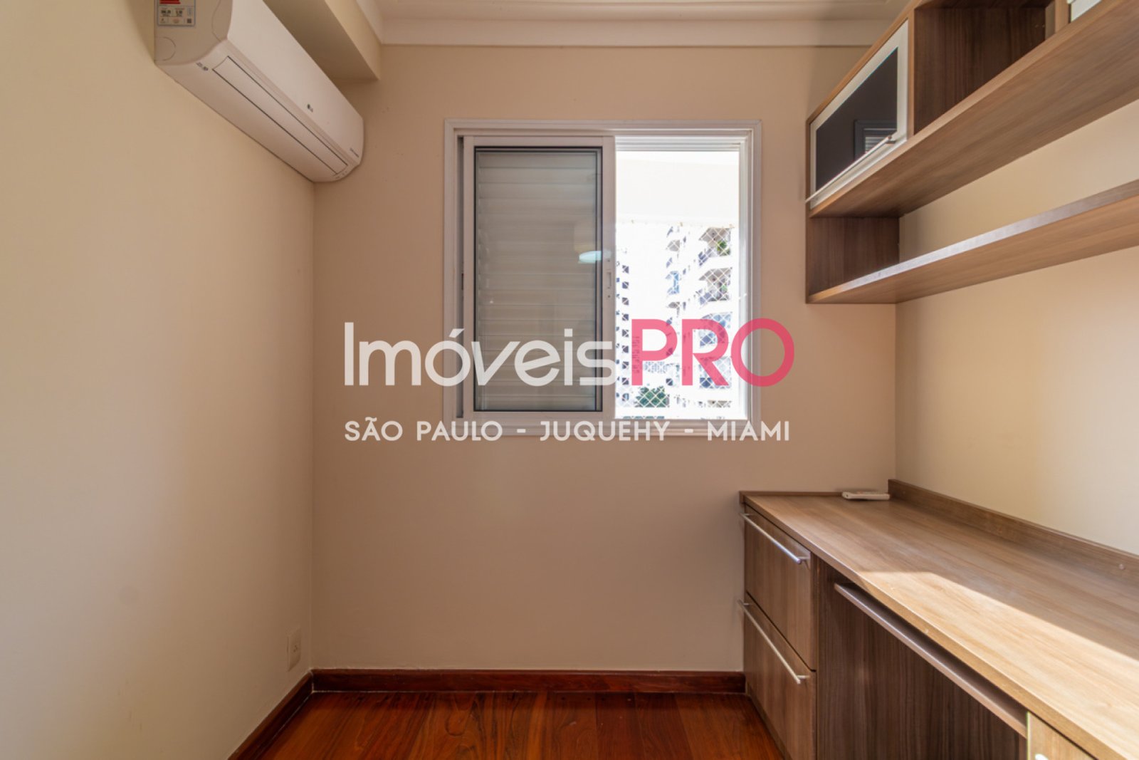 Foto :: https://assets.imoveispro.com.br/thumb/IP39242/apartamento-venda-moema_IP39242_17_1920x1080.jpg?