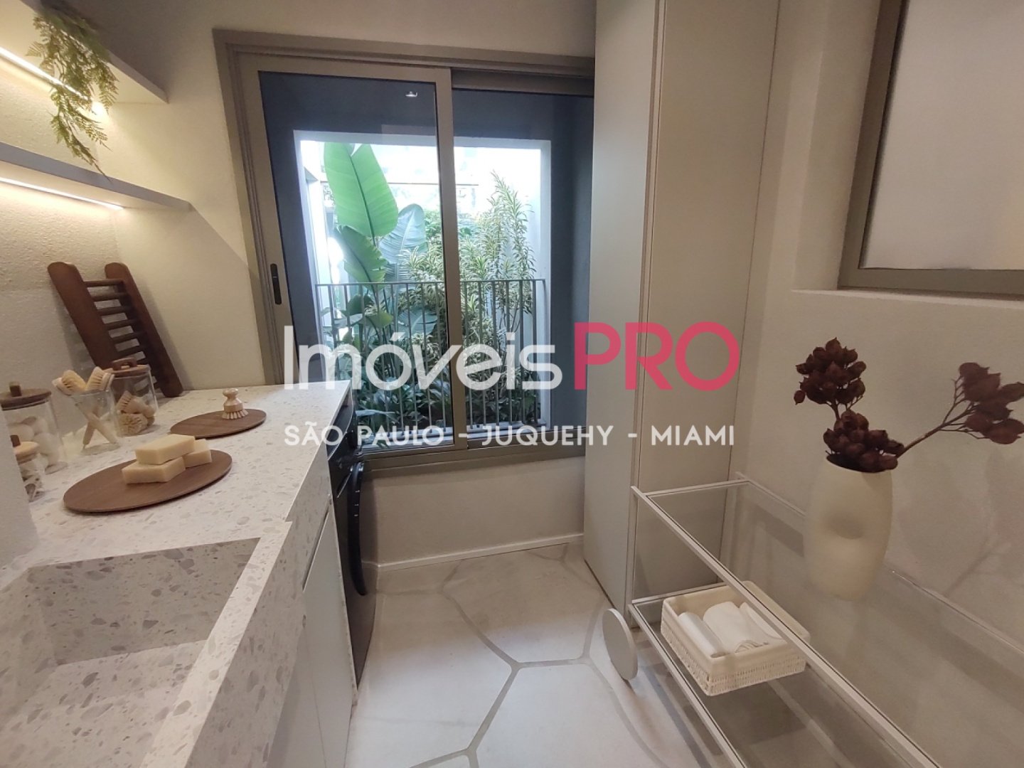 Foto :: https://assets.imoveispro.com.br/thumb/IP39244/apartamento-venda-moema_IP39244_11_1920x1080.jpg?