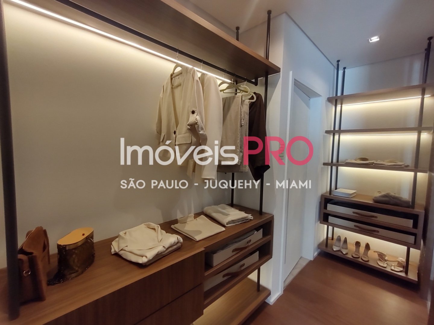 Foto :: https://assets.imoveispro.com.br/thumb/IP39244/apartamento-venda-moema_IP39244_23_1920x1080.jpg?