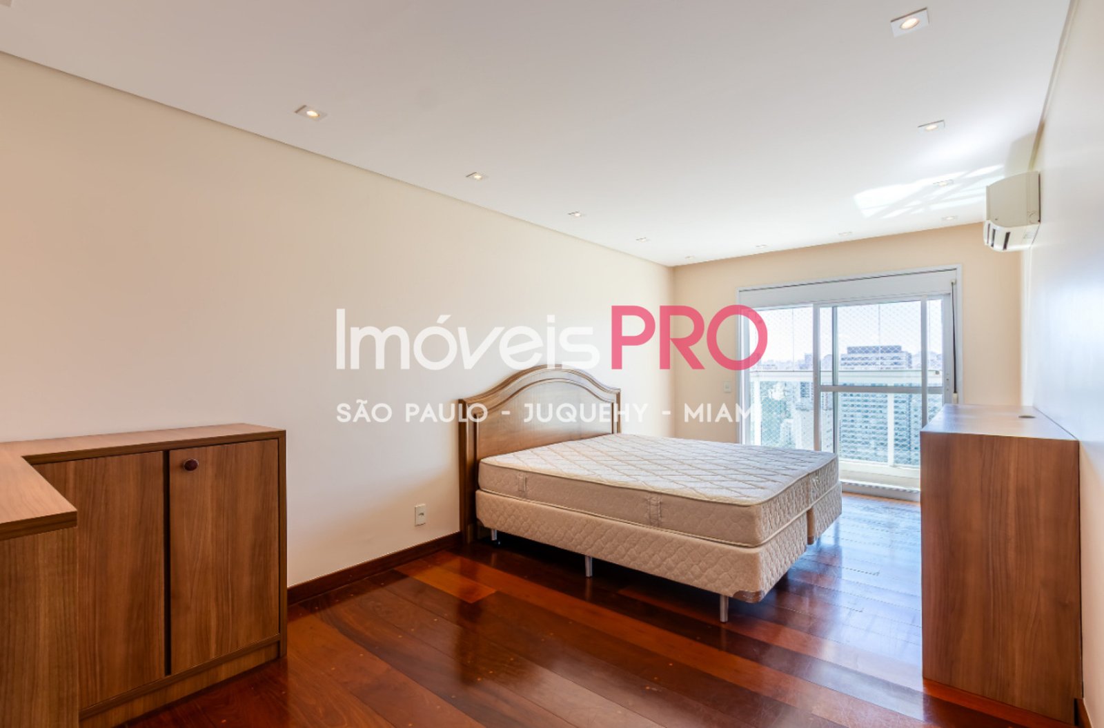 Foto :: https://assets.imoveispro.com.br/thumb/IP39253/apartamento-venda-vila-olimpia_IP39253_17_1920x1080.jpg?