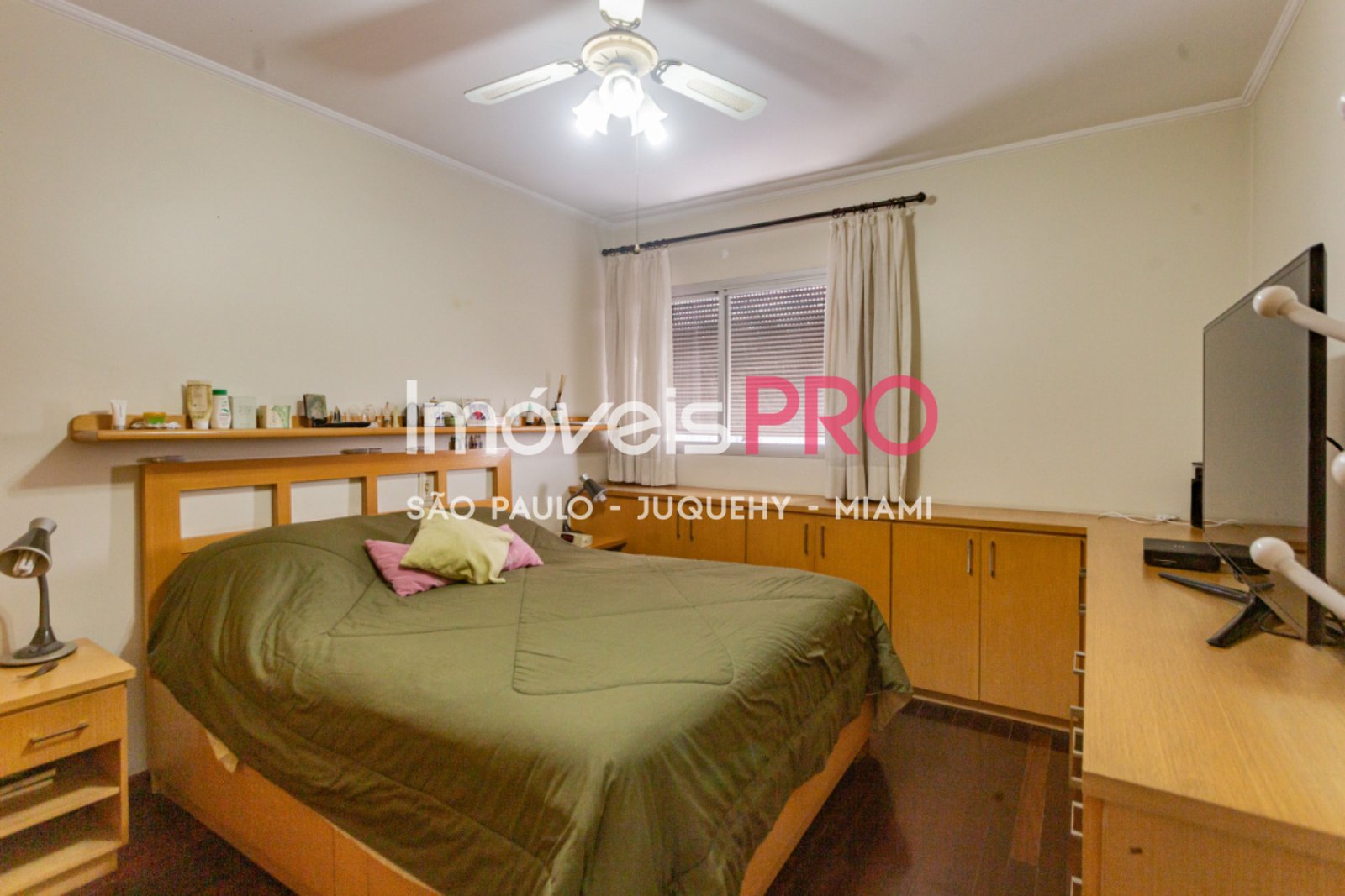 Foto :: https://assets.imoveispro.com.br/thumb/IP39262/apartamento-venda-campo-belo_IP39262_17_1920x1080.jpg?
